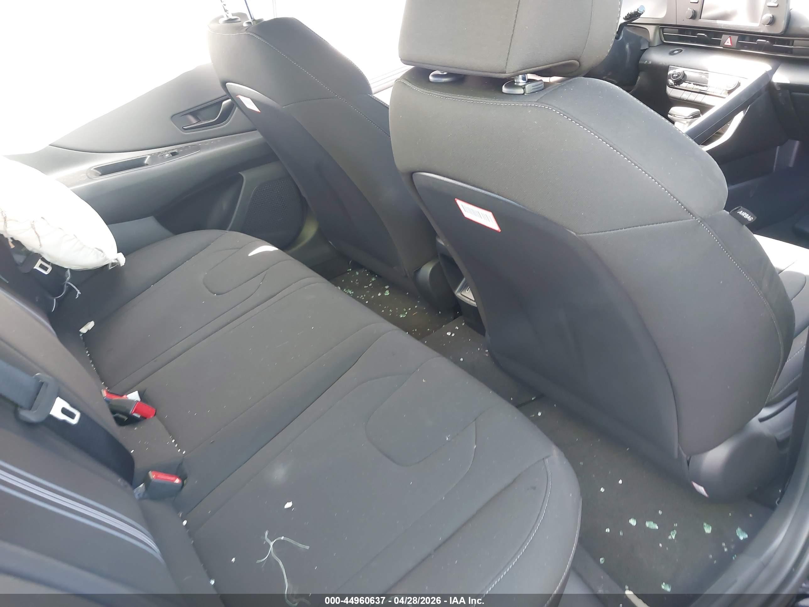 HYUNDAI ELANTRA image 8