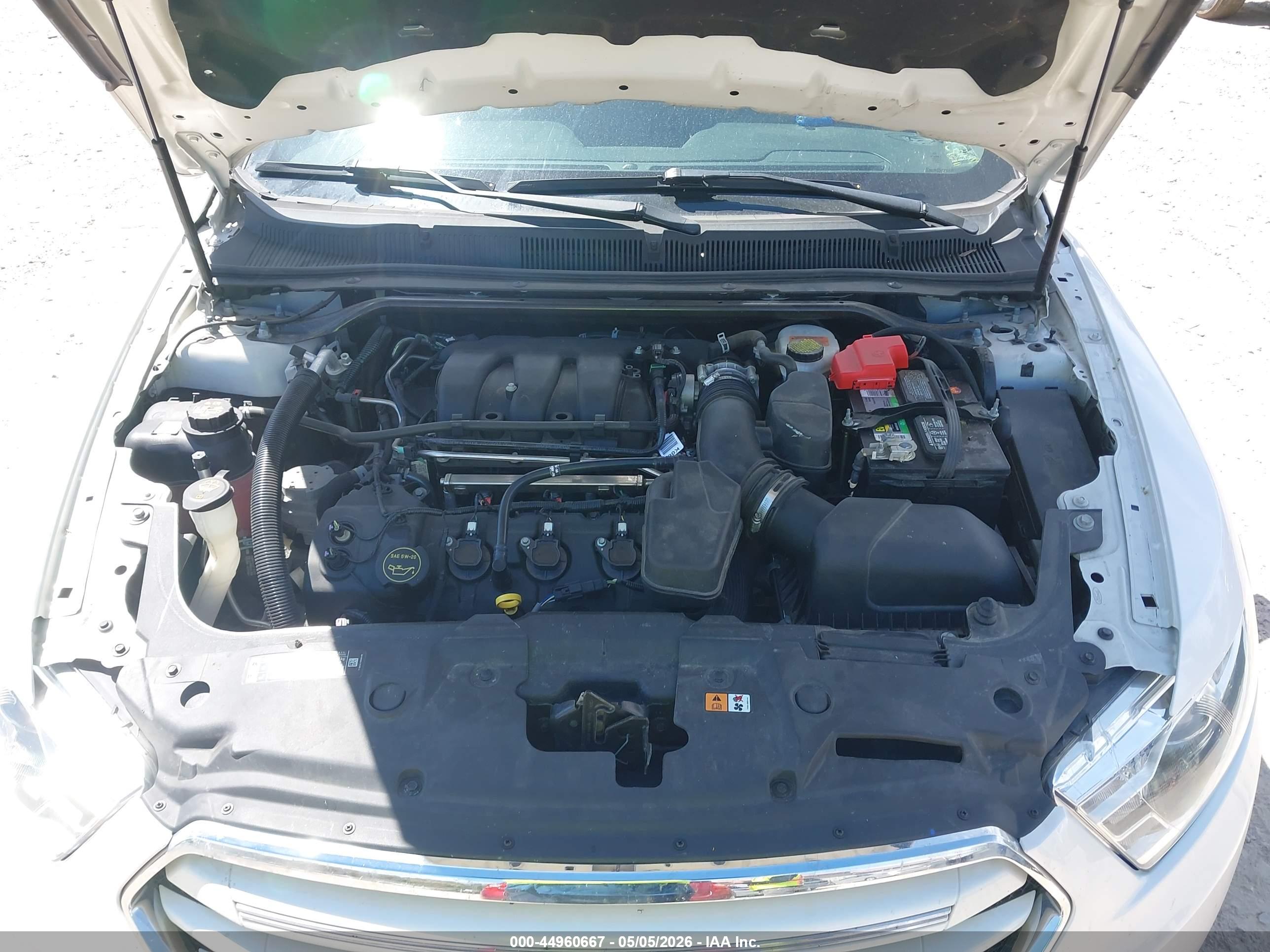 FORD TAURUS image 10