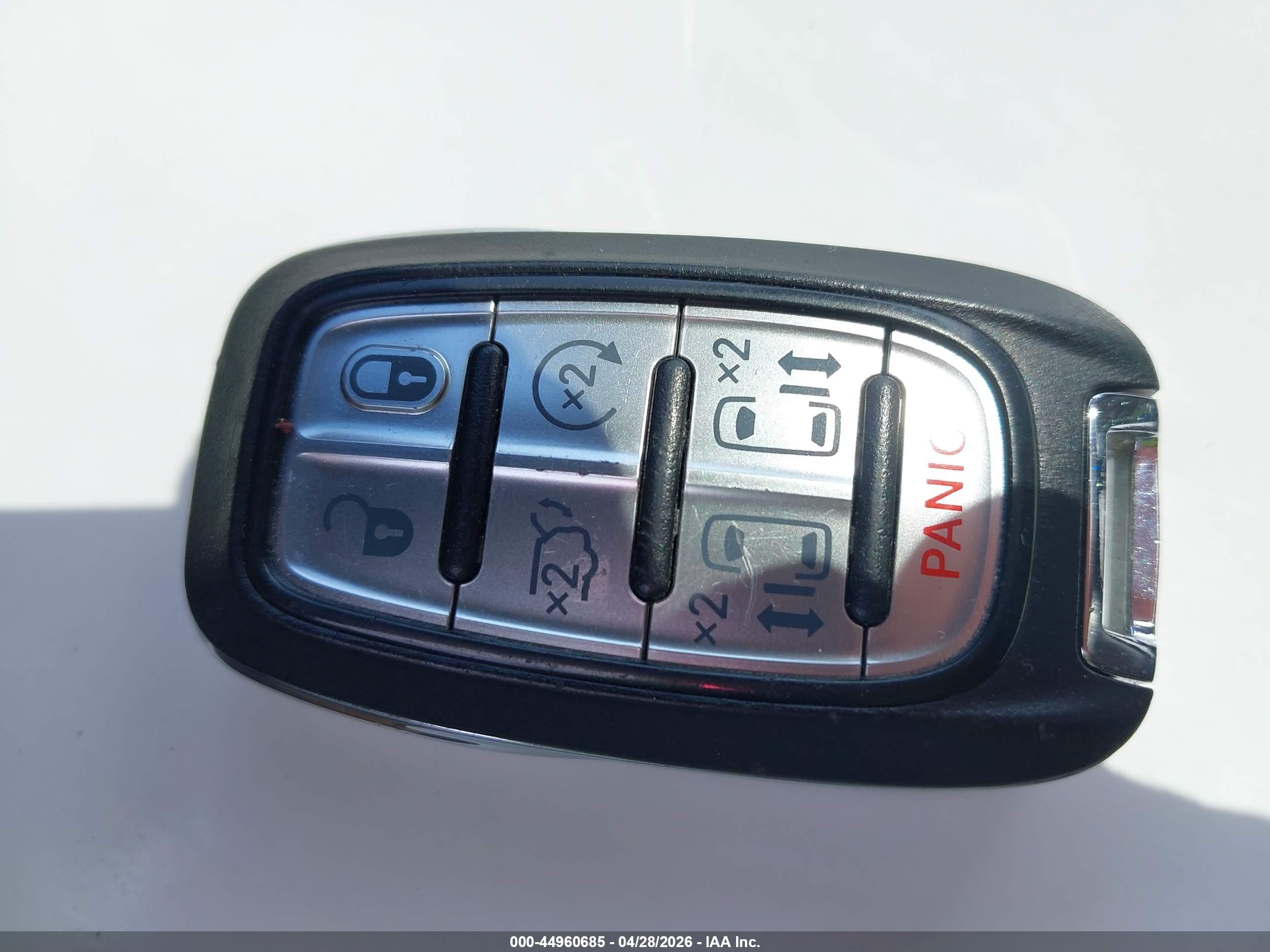 CHRYSLER PACIFICA image 11