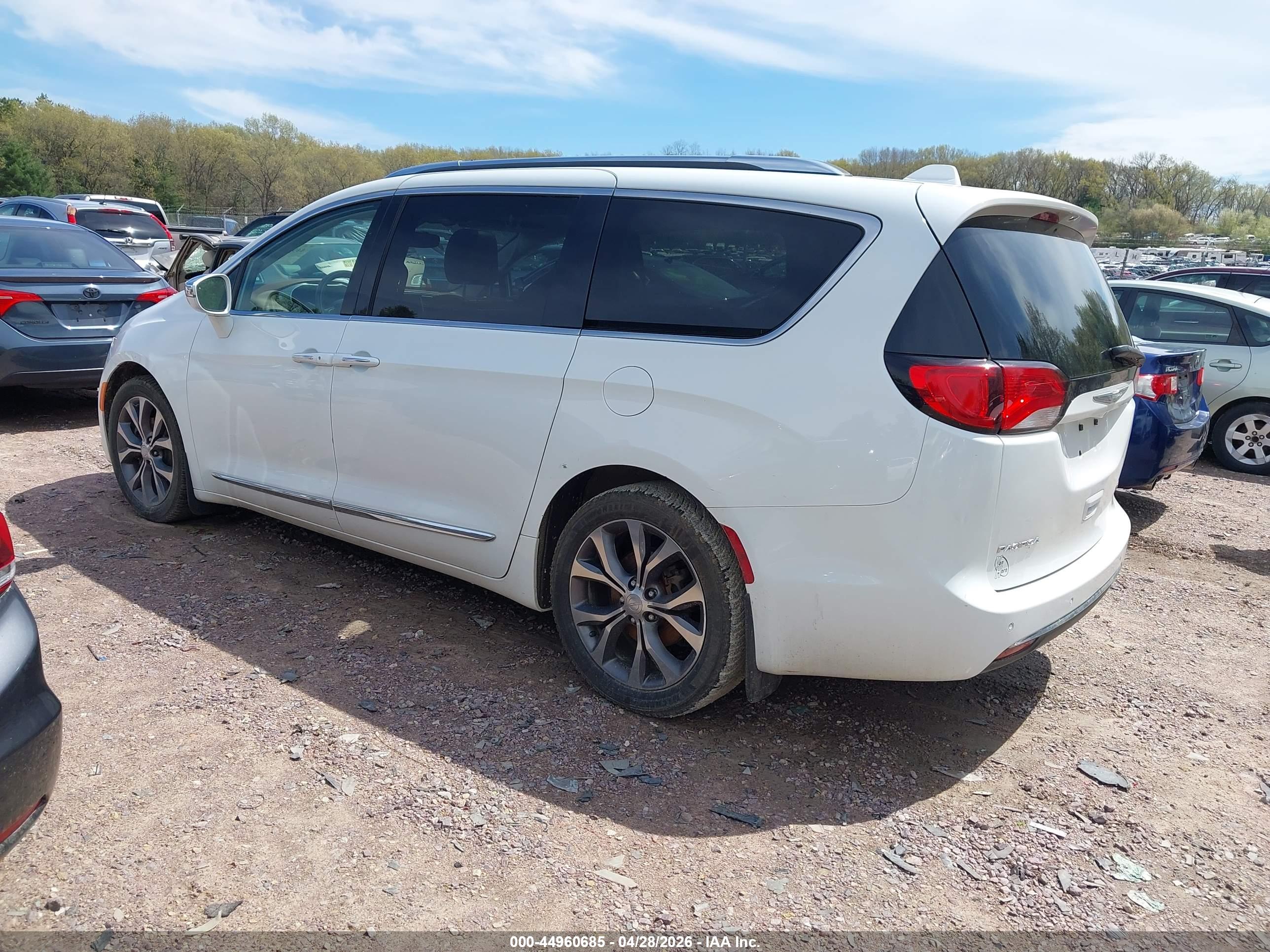 CHRYSLER PACIFICA image 3