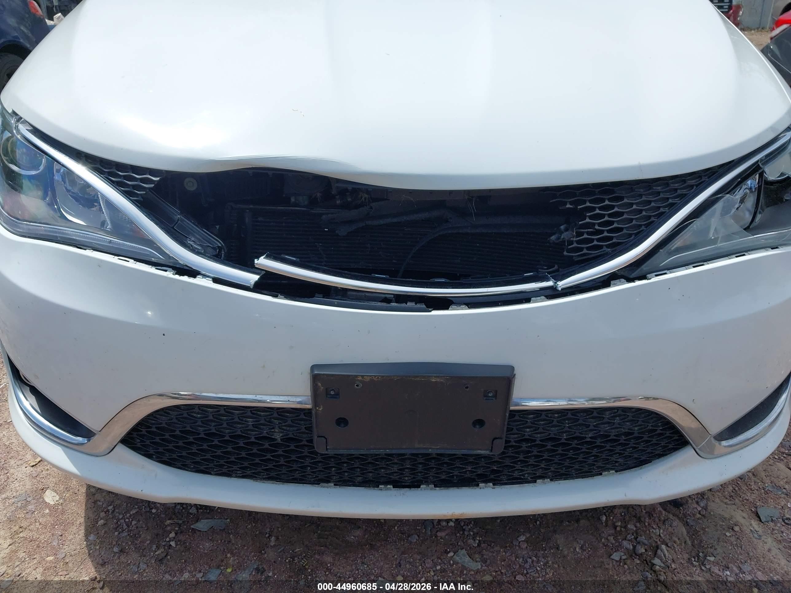 CHRYSLER PACIFICA image 6