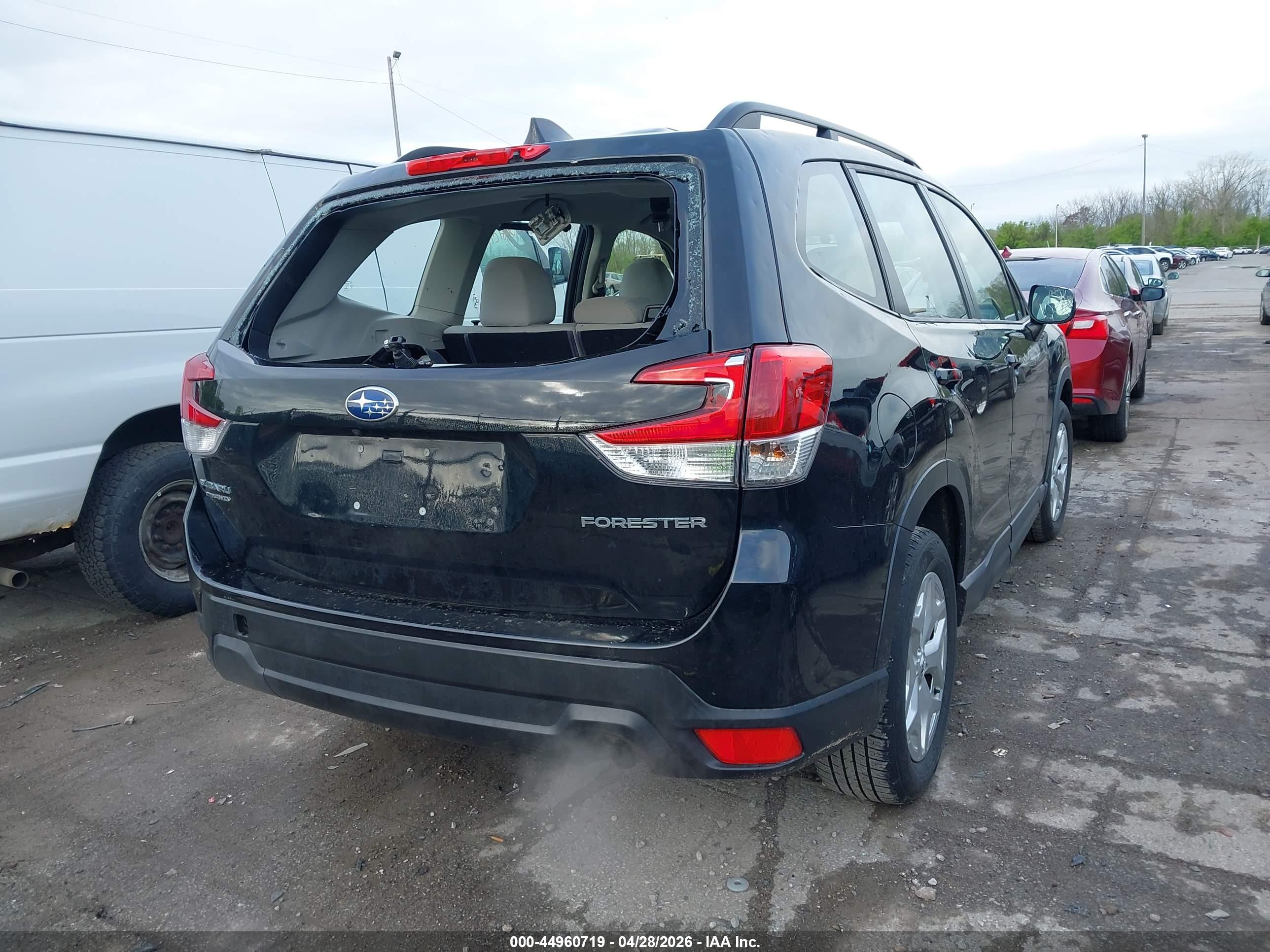 SUBARU FORESTER image 4