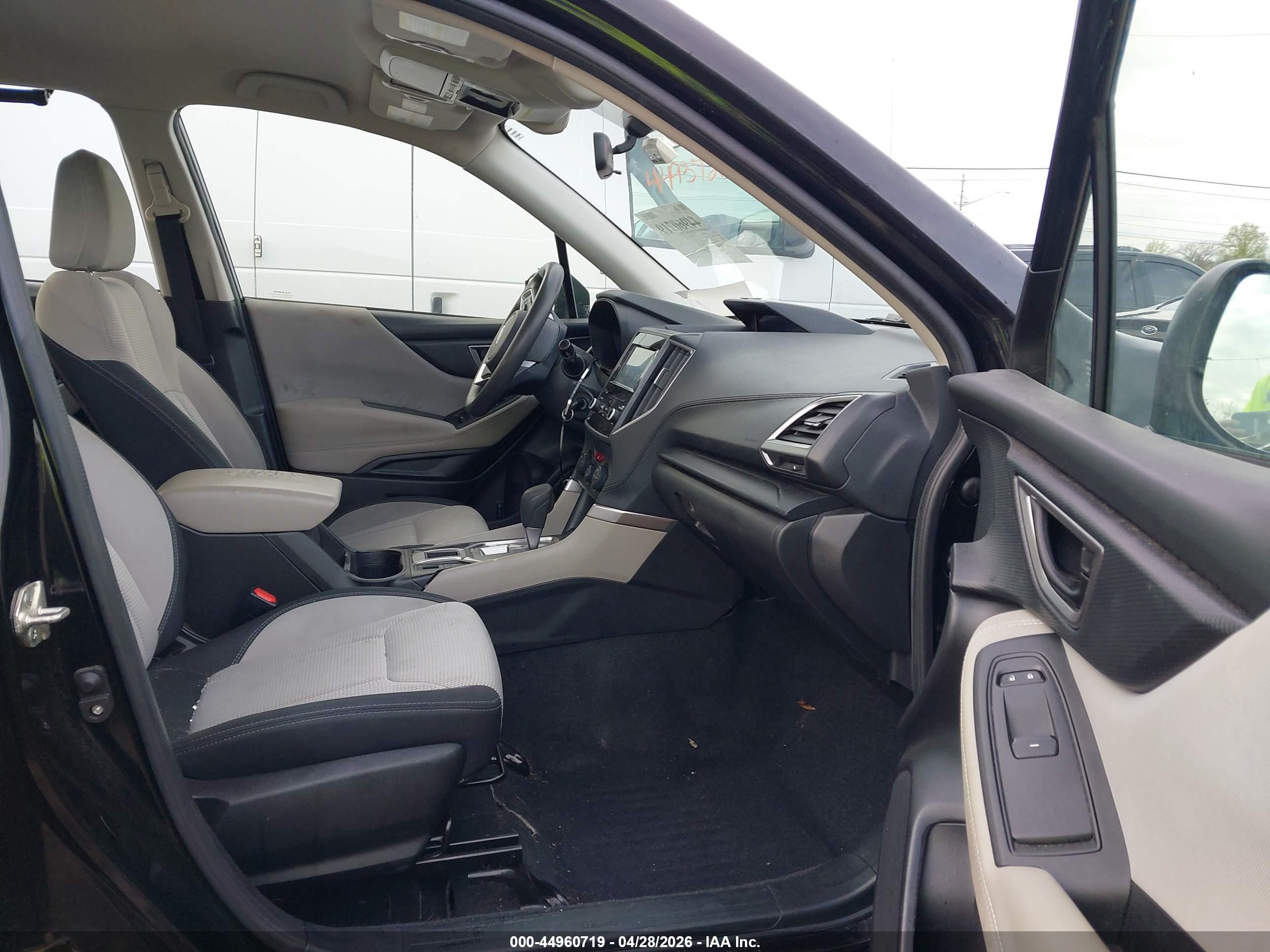SUBARU FORESTER image 5
