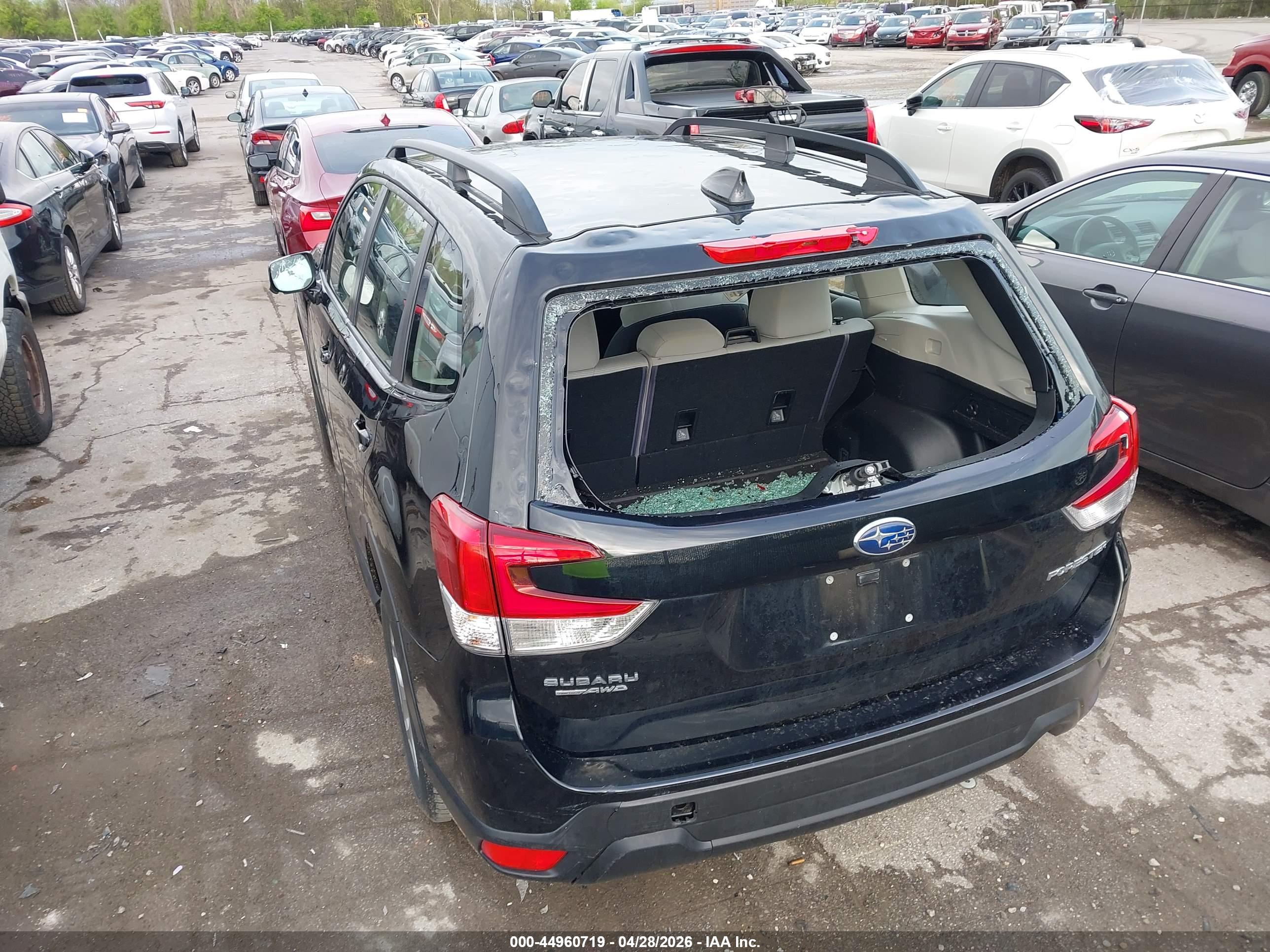 SUBARU FORESTER image 6