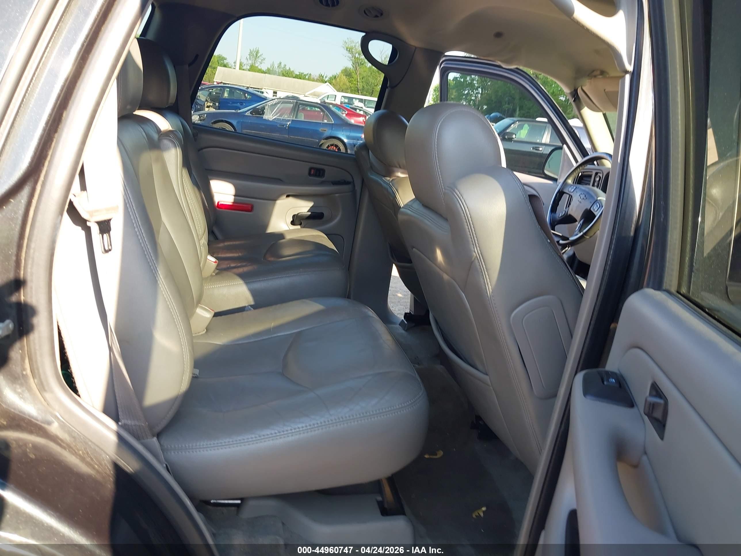 CHEVROLET TAHOE image 8