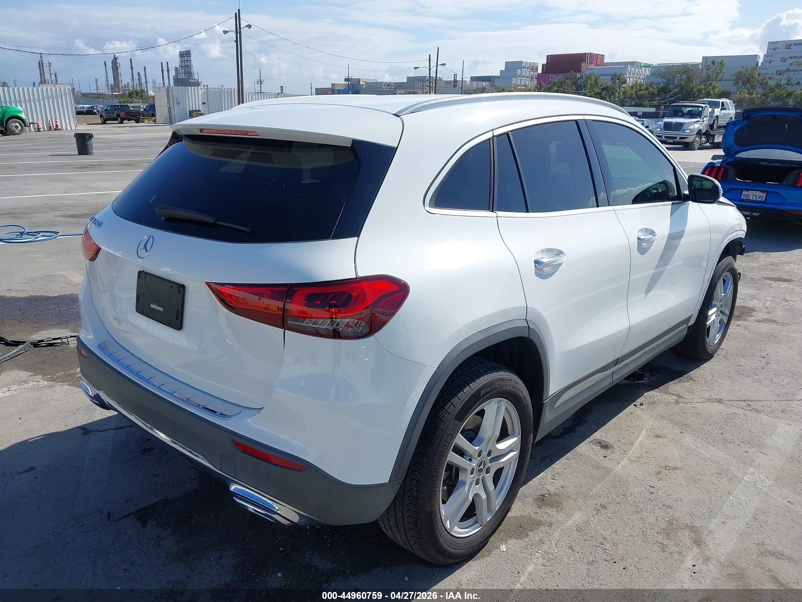 MERCEDES-BENZ GLA image 4