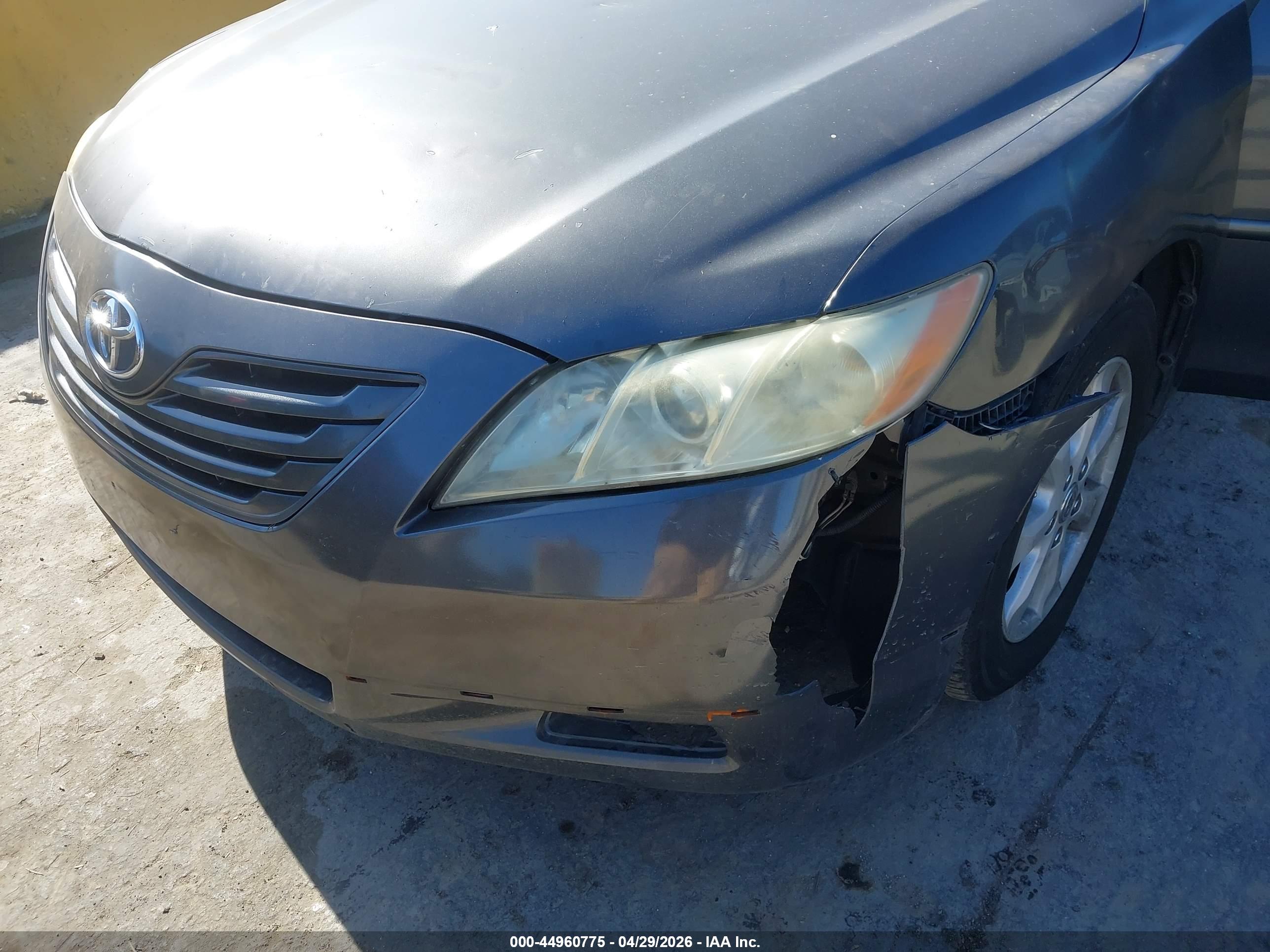 TOYOTA CAMRY image 6