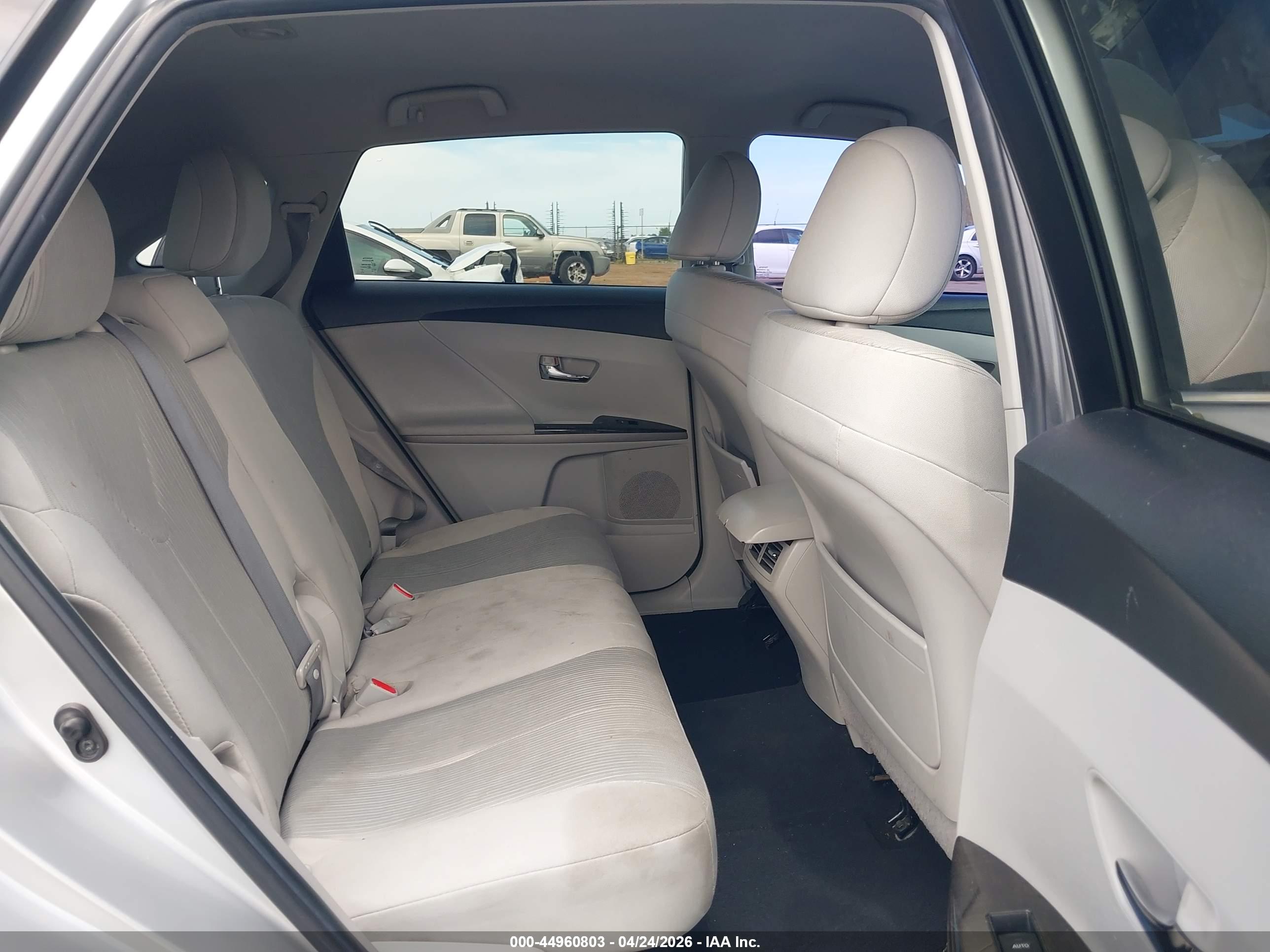 TOYOTA VENZA image 8