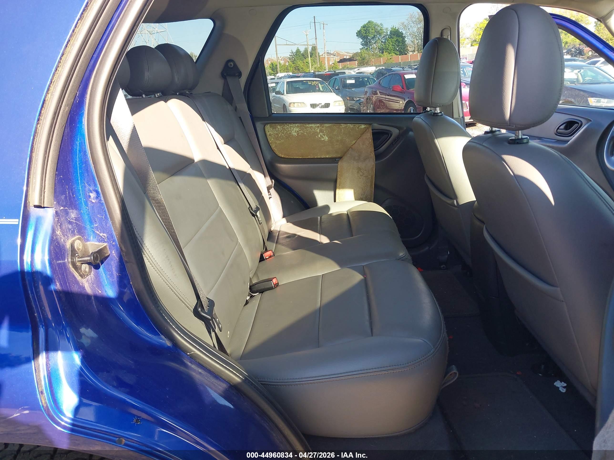 FORD ESCAPE image 8