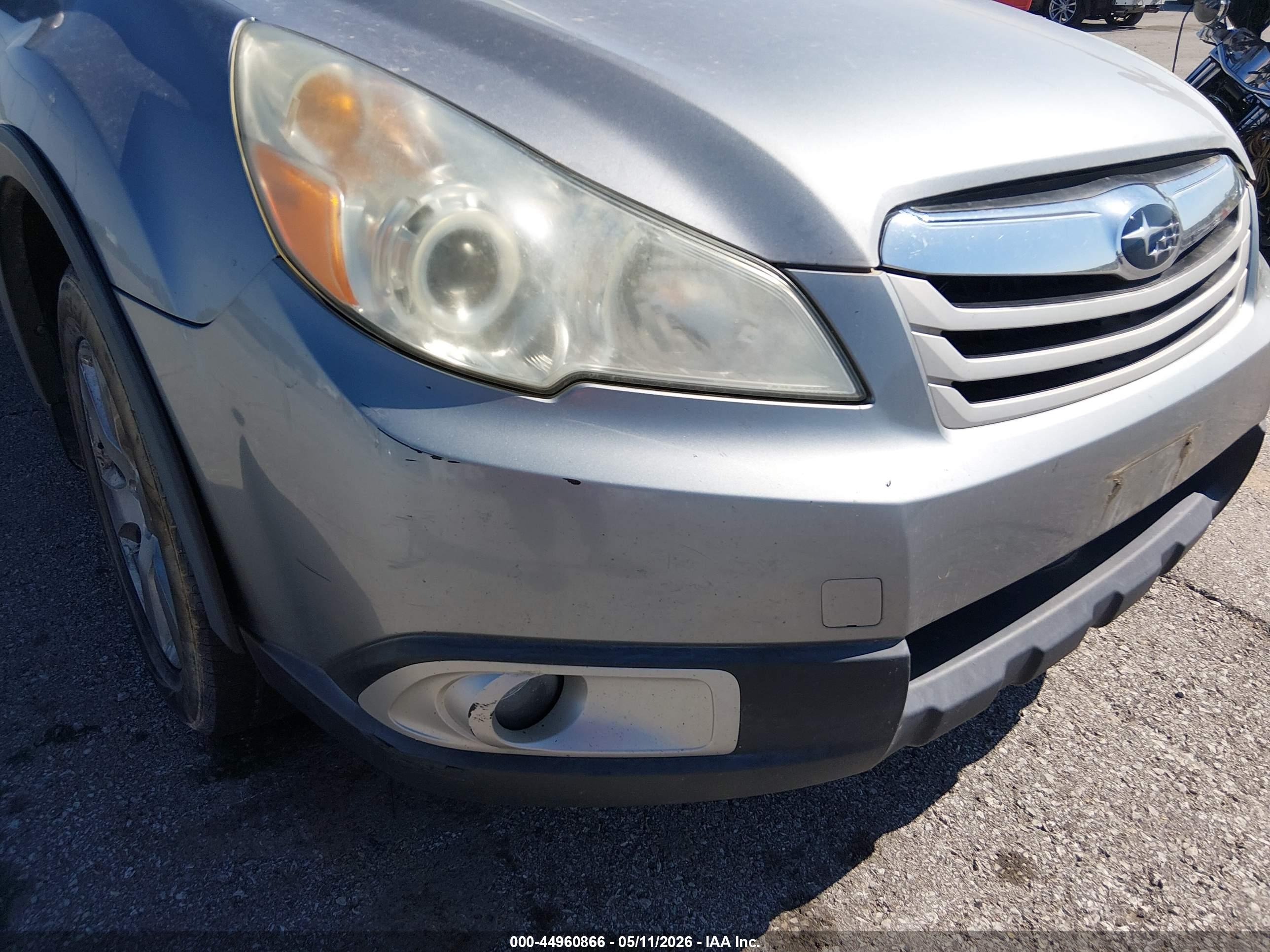 SUBARU OUTBACK image 6