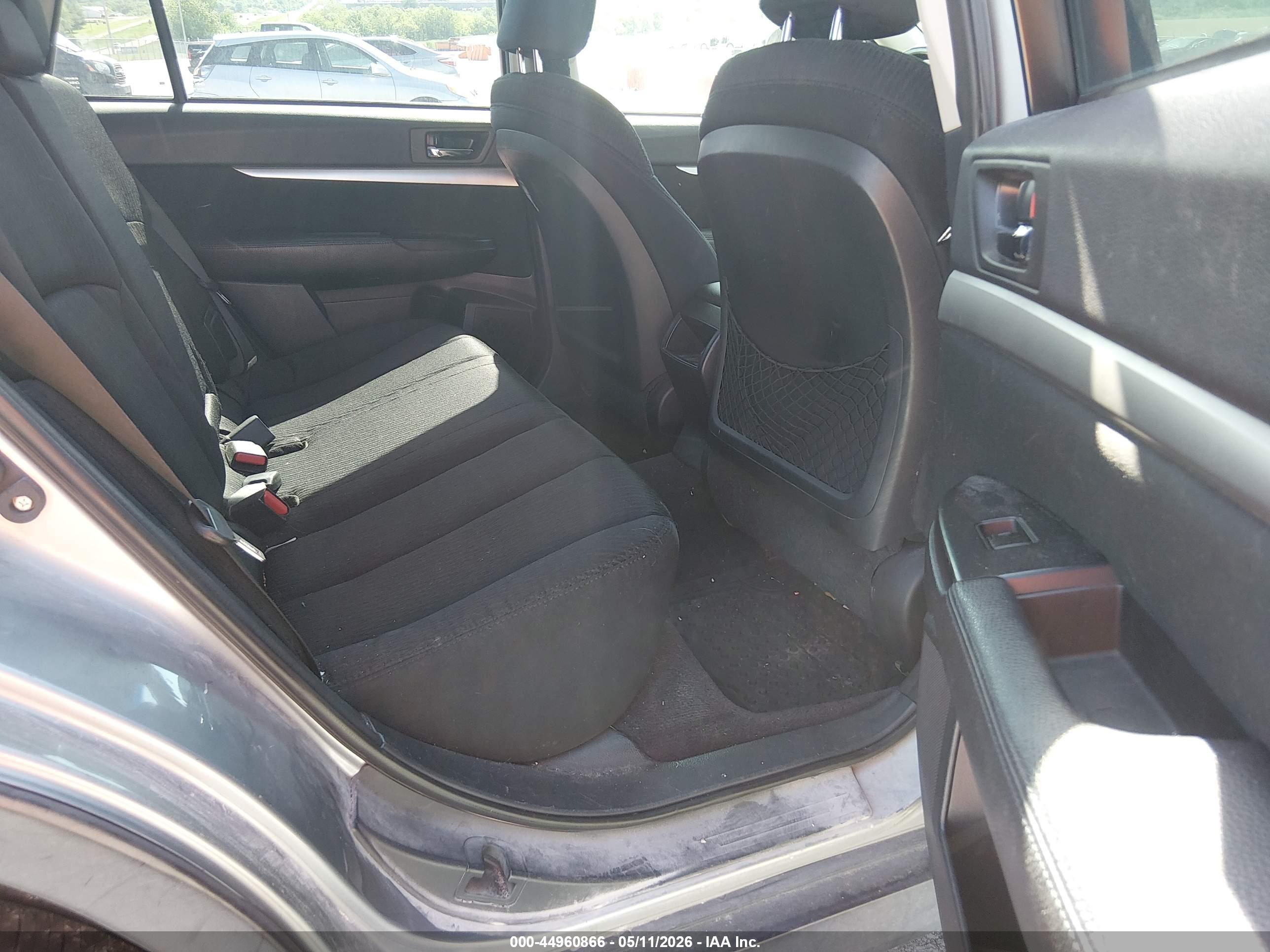 SUBARU OUTBACK image 8