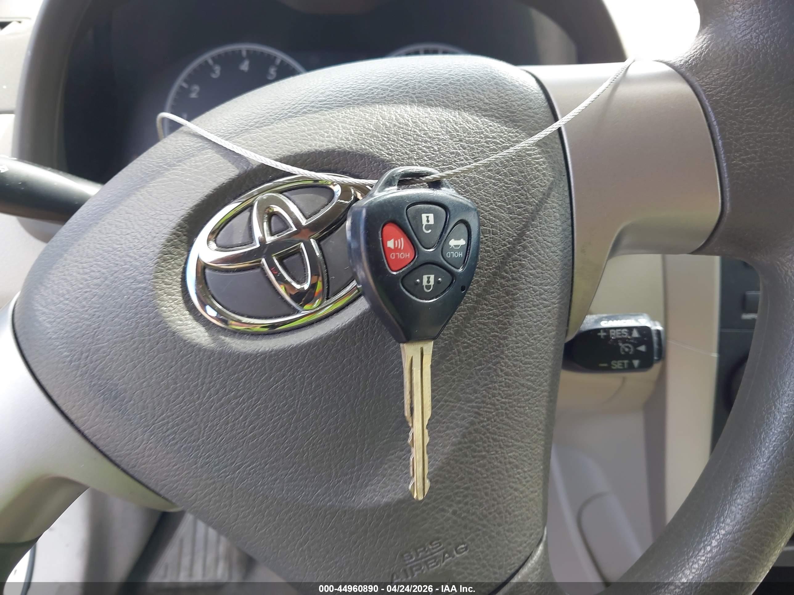 TOYOTA COROLLA image 11