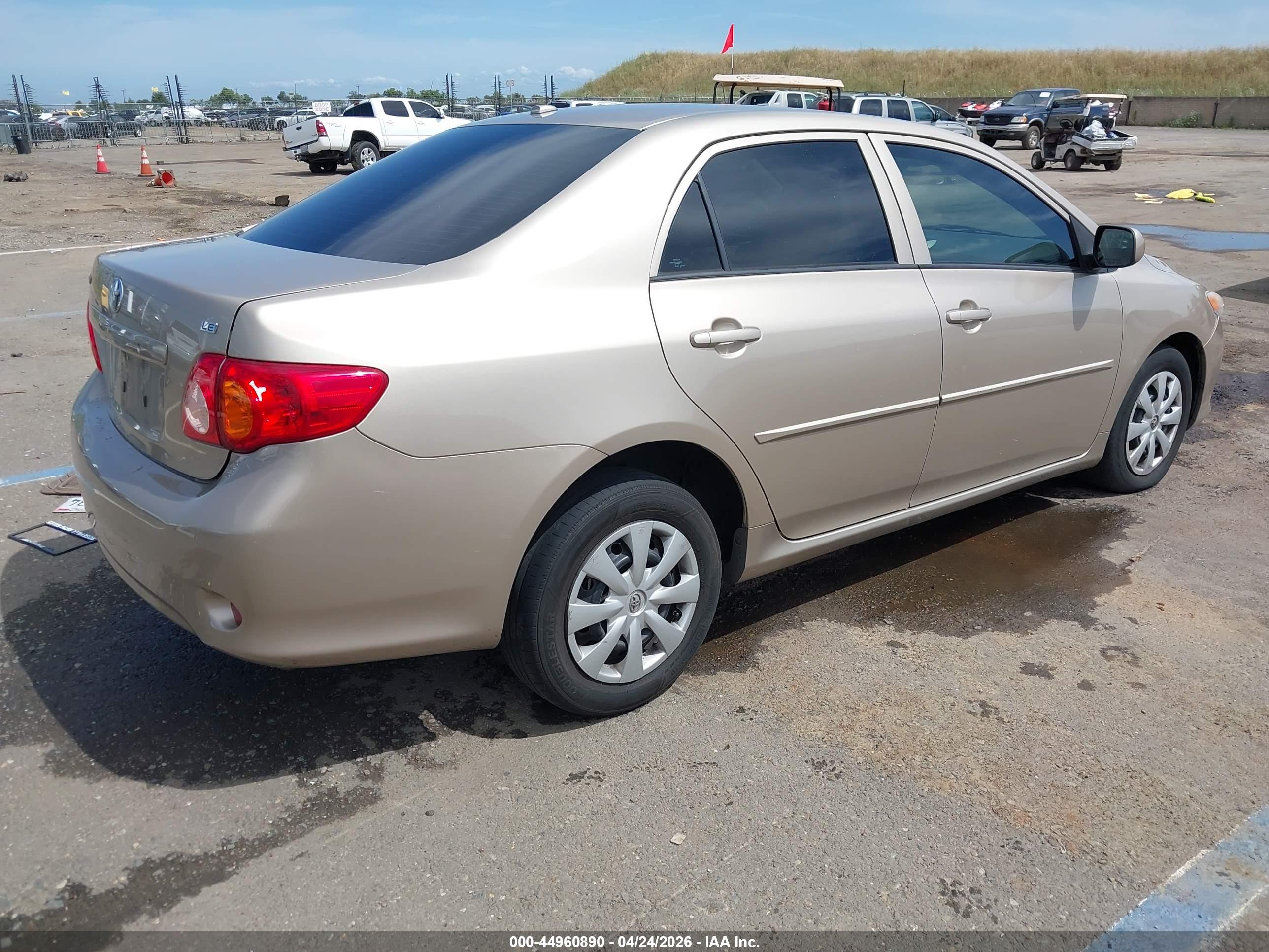 TOYOTA COROLLA image 4