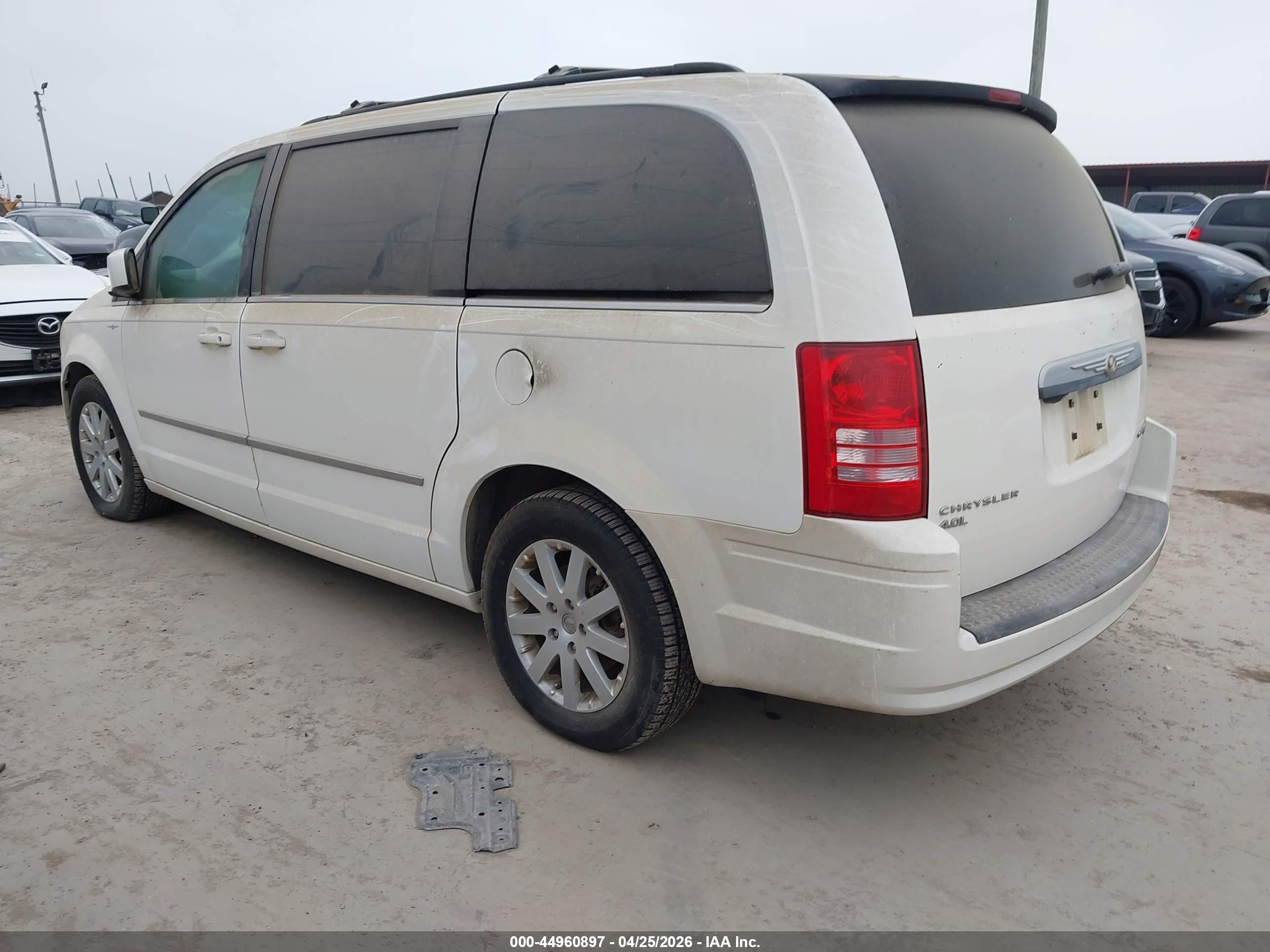 CHRYSLER TOWN image 3