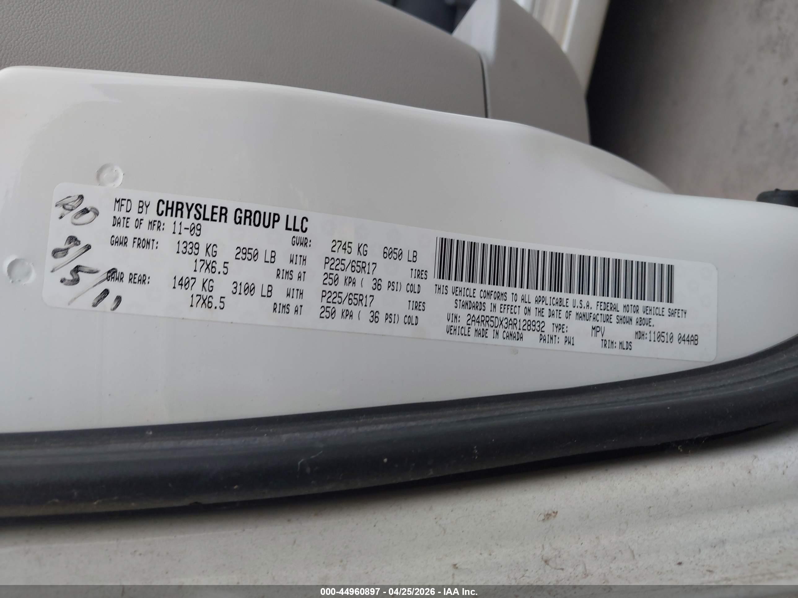 CHRYSLER TOWN image 9