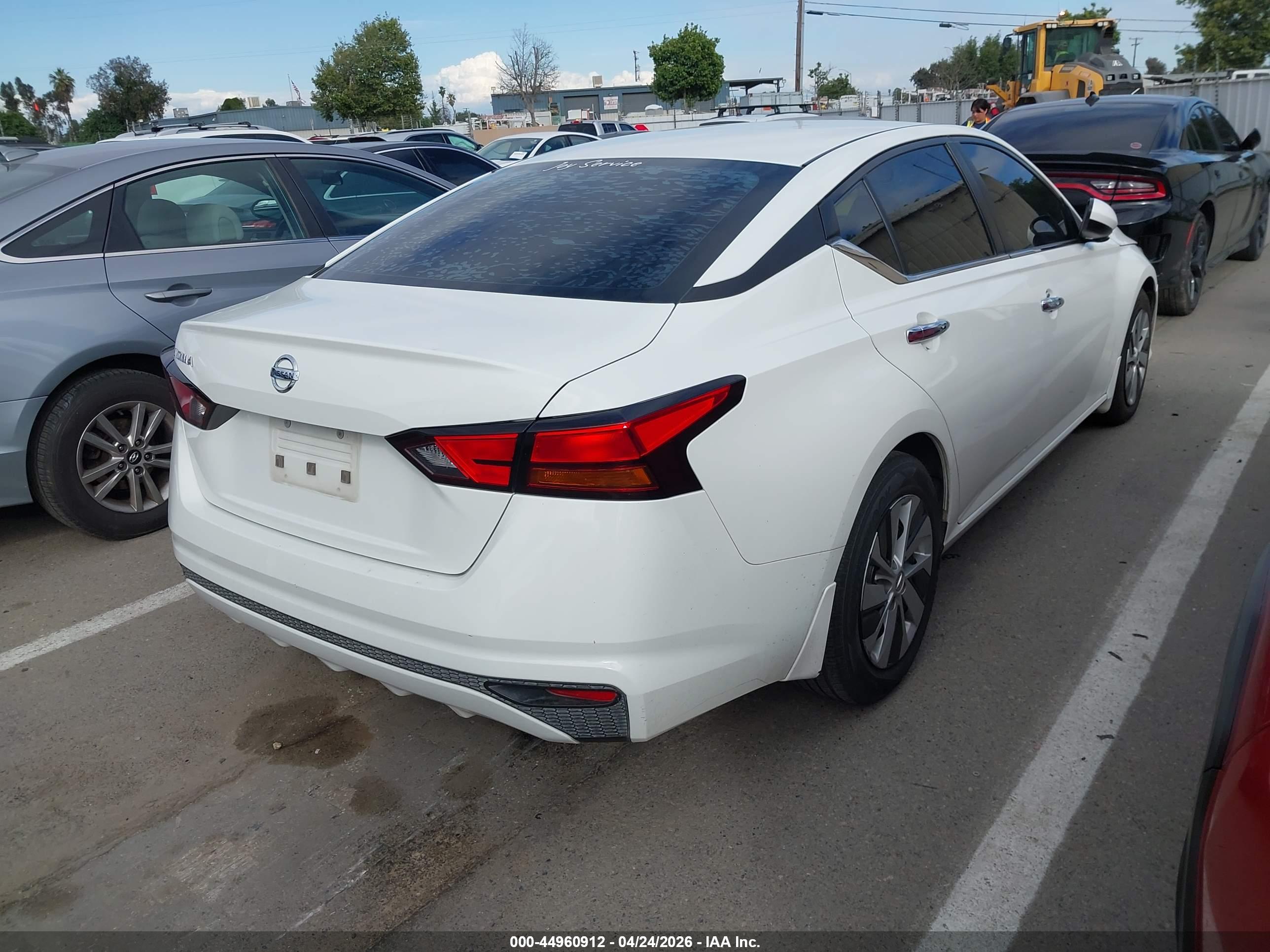 NISSAN ALTIMA image 4