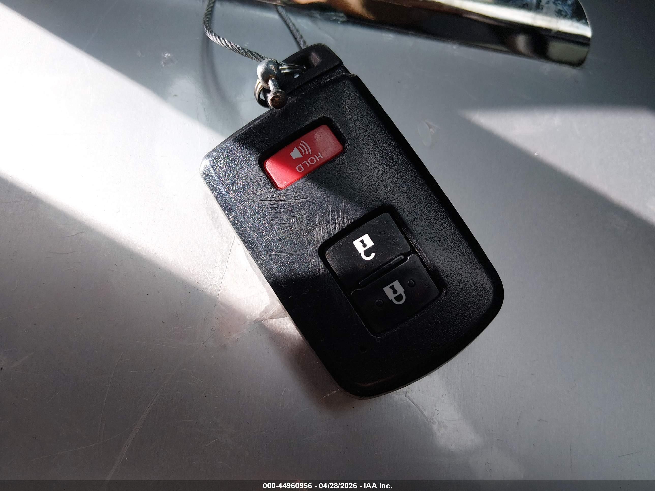 TOYOTA PRIUS image 11