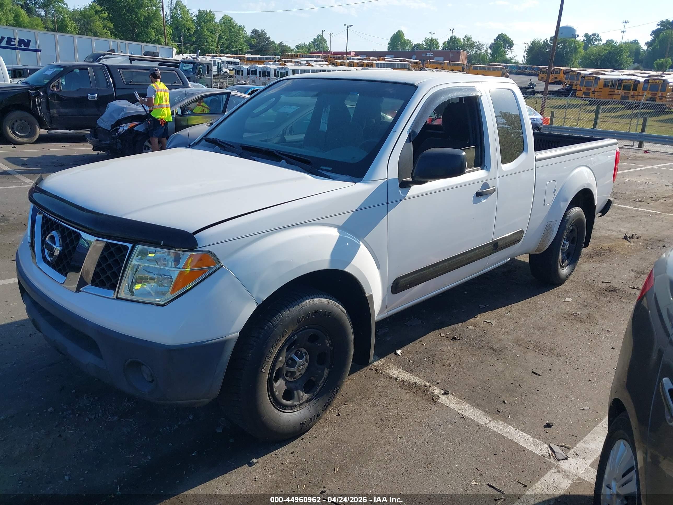 NISSAN FRONTIER image 2