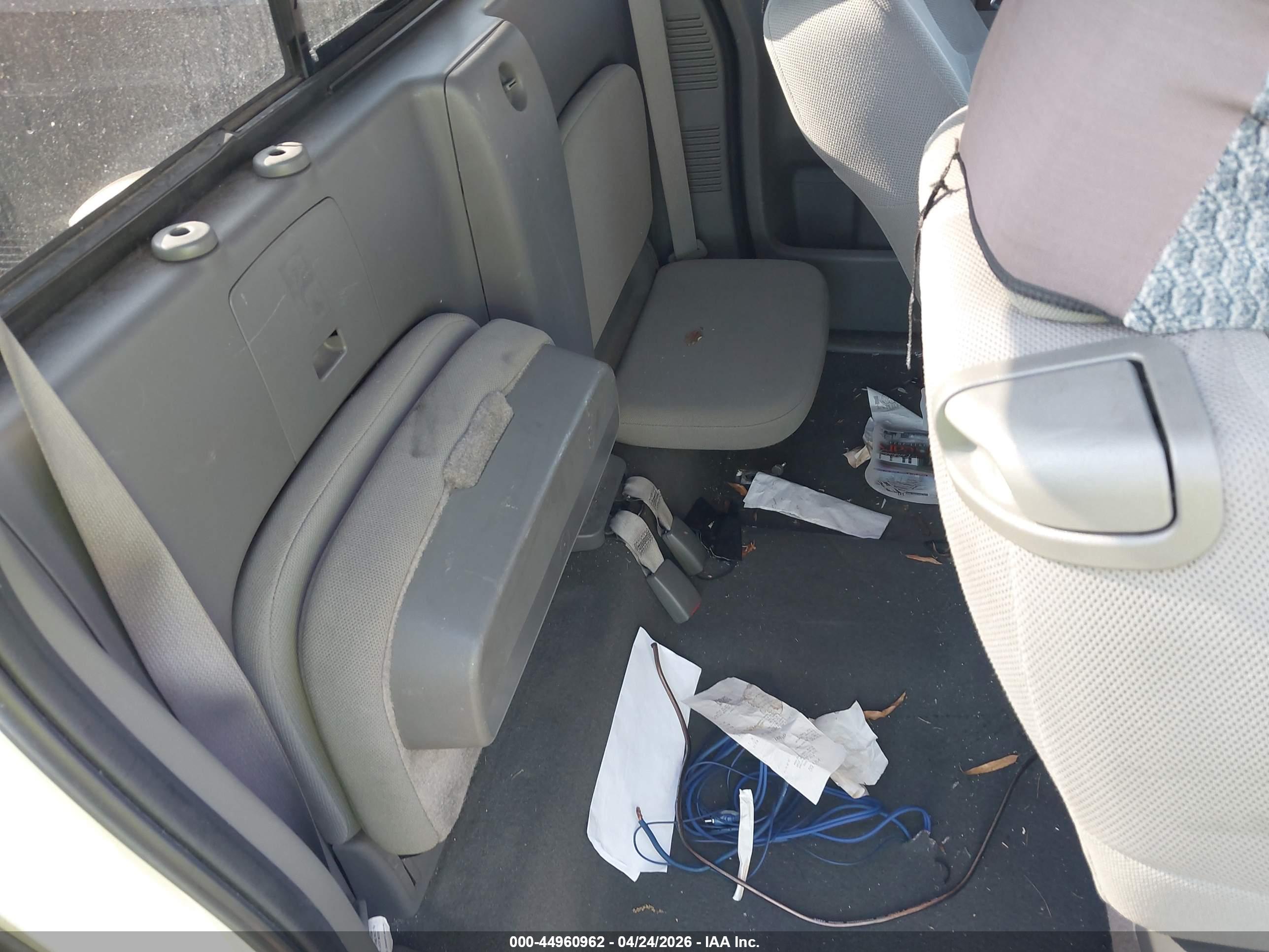 NISSAN FRONTIER image 8
