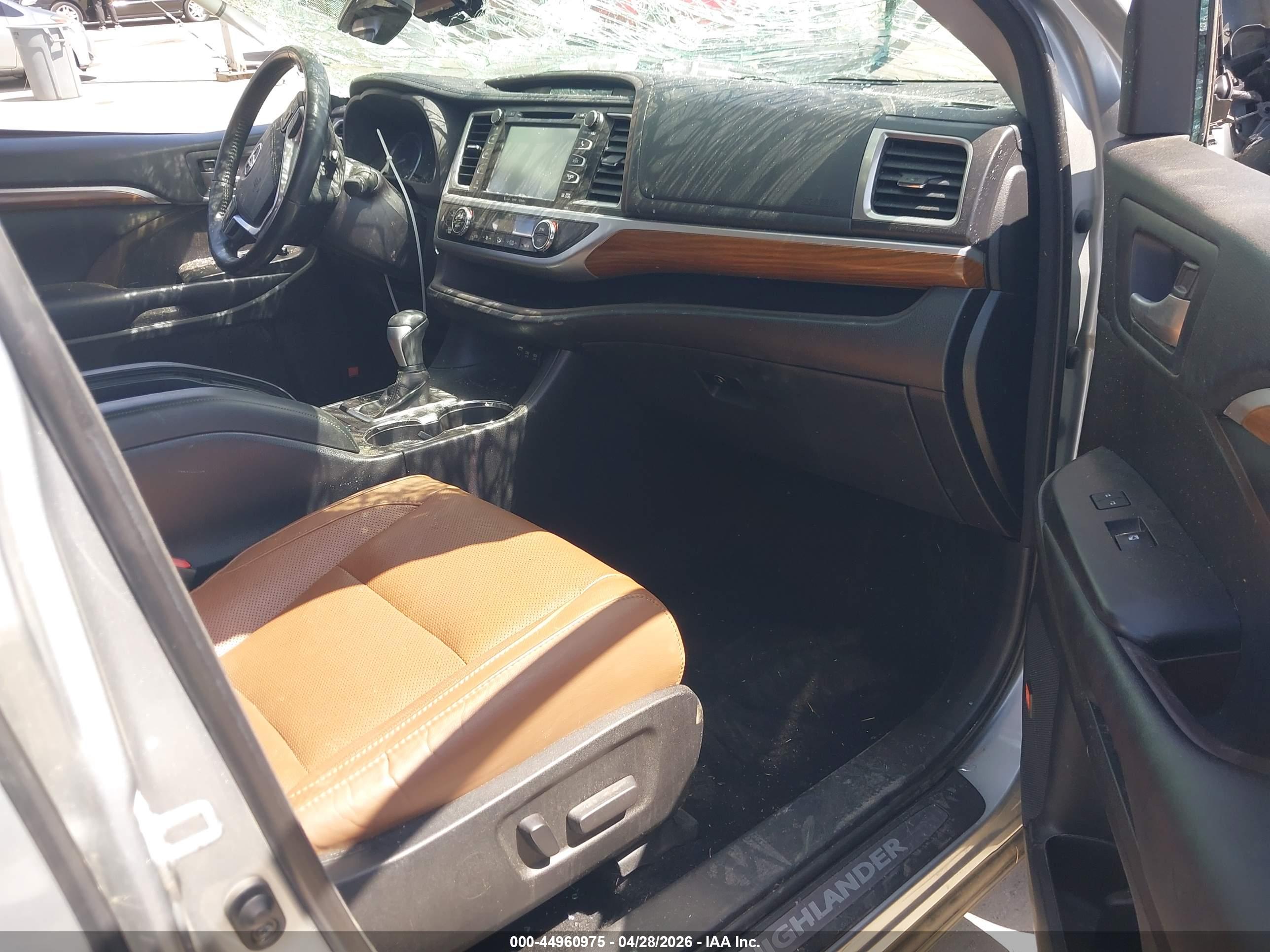 TOYOTA HIGHLANDER image 5