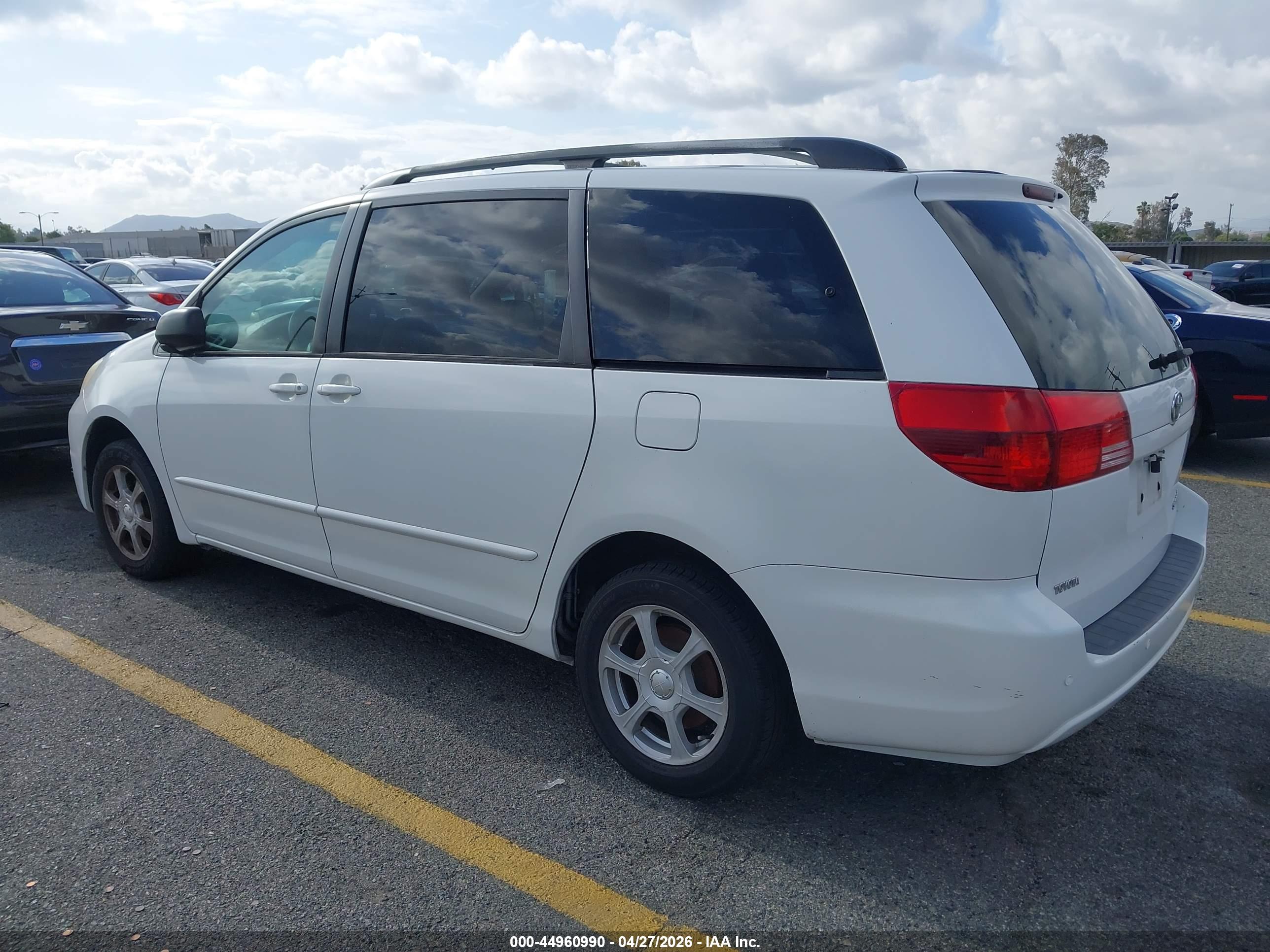 TOYOTA SIENNA image 3
