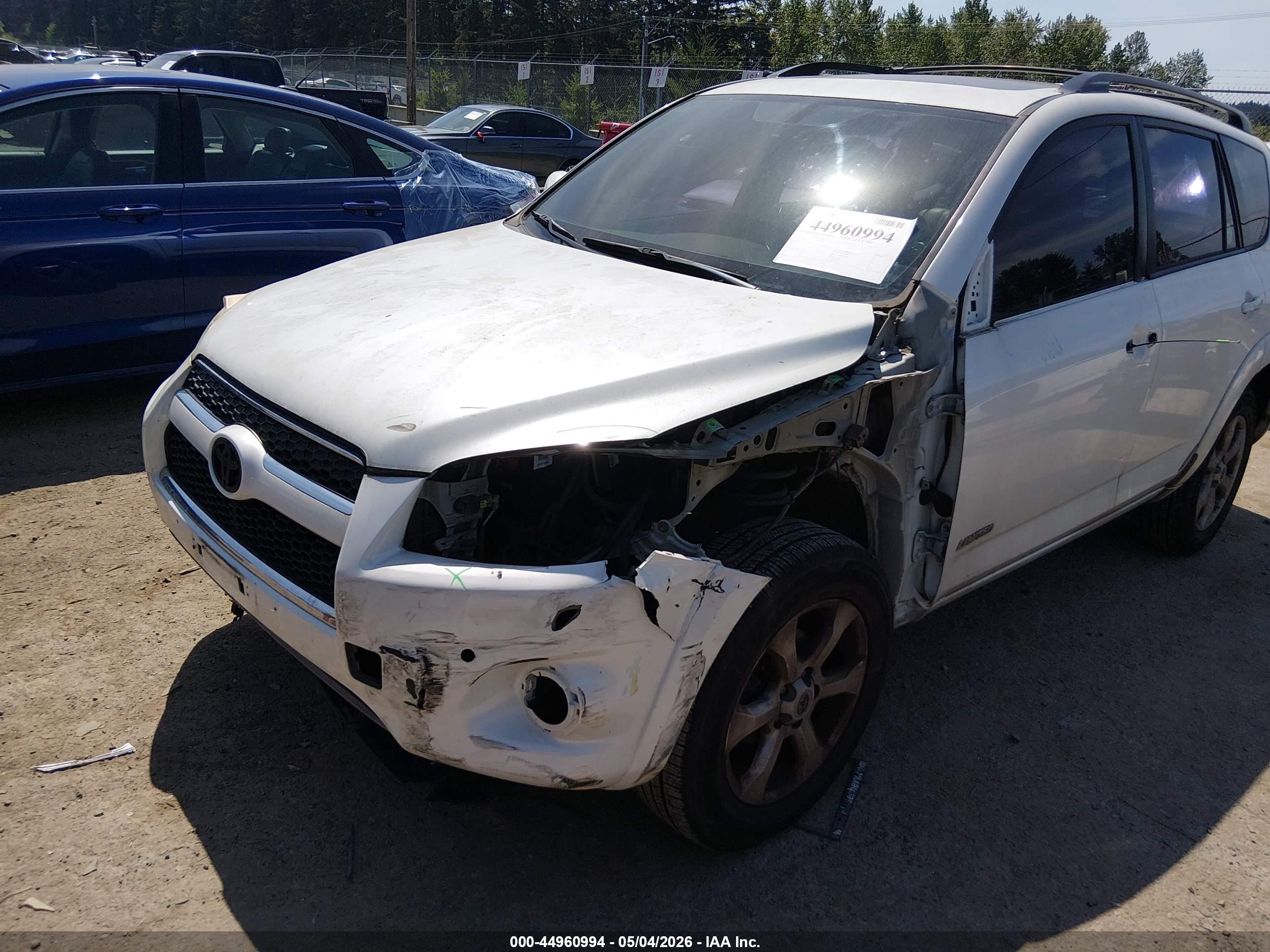 TOYOTA RAV4 image 6