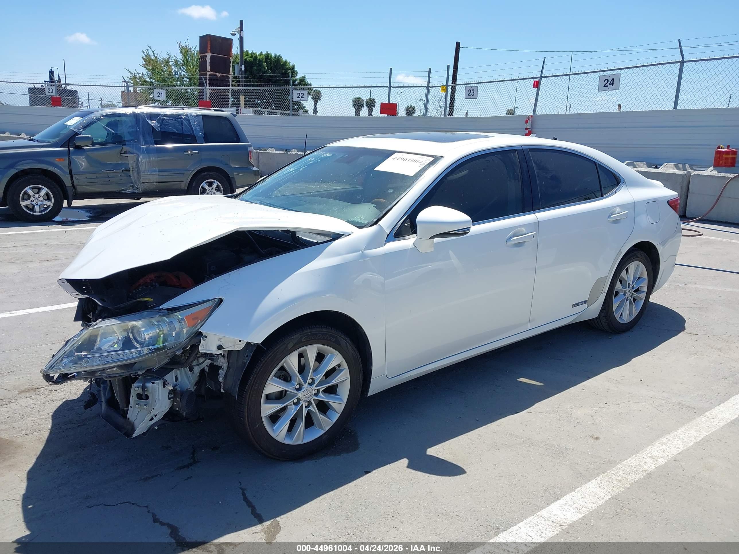 LEXUS ES image 2
