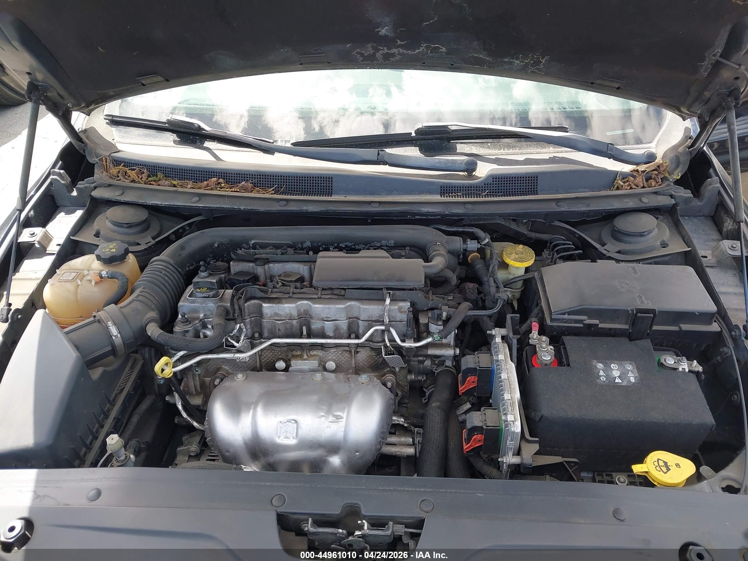 CHRYSLER 200 image 10