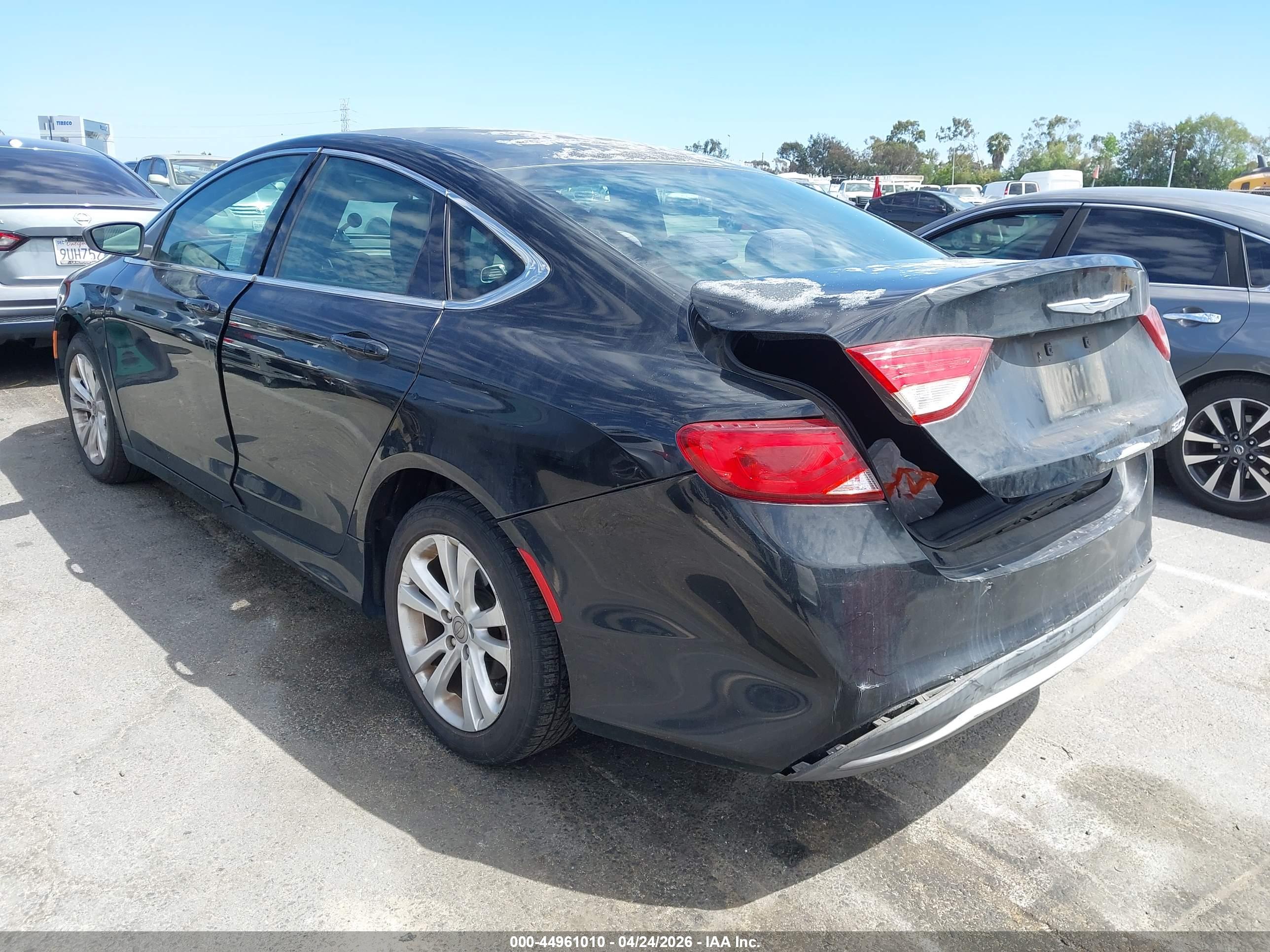 CHRYSLER 200 image 3
