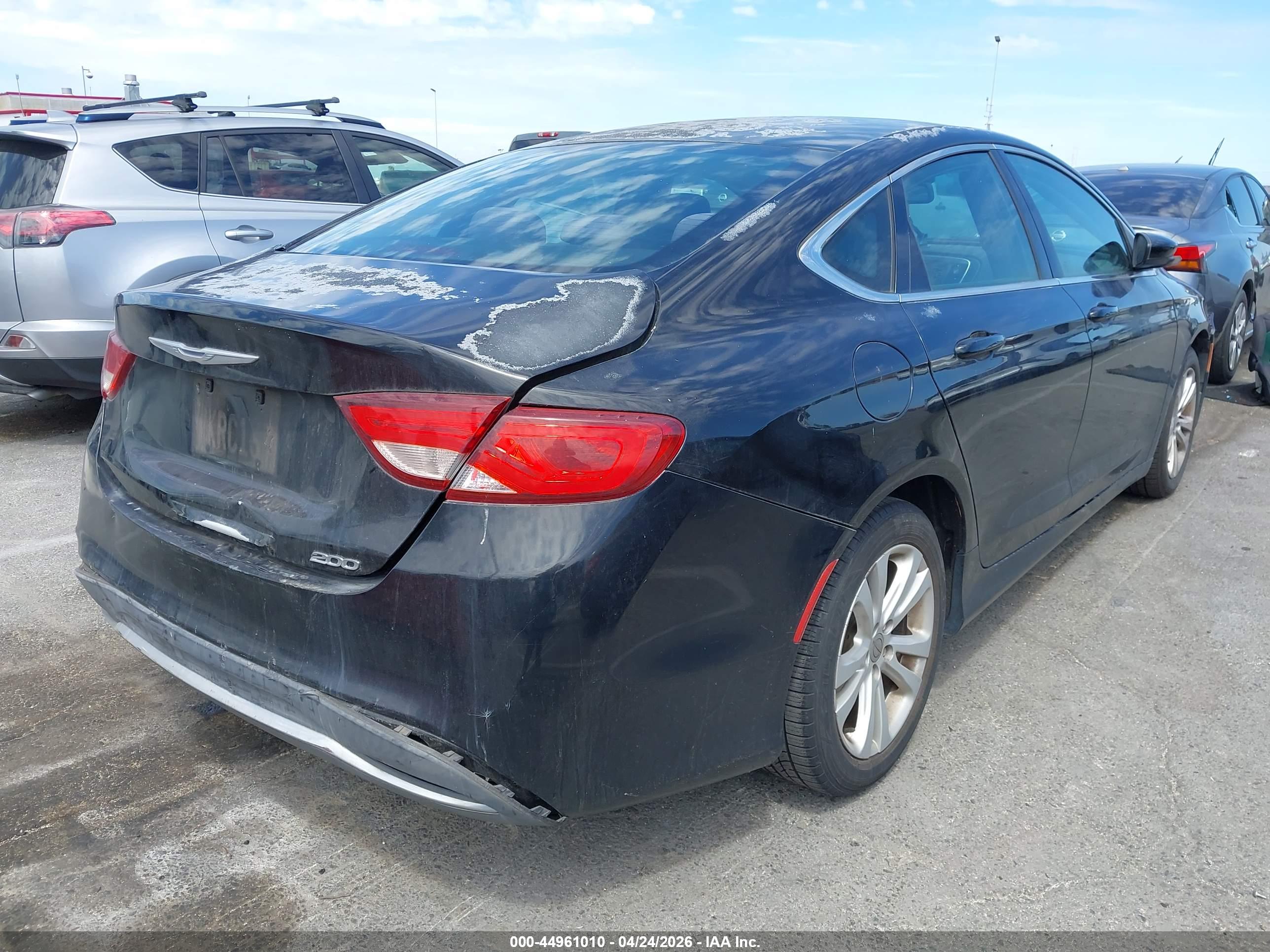 CHRYSLER 200 image 4