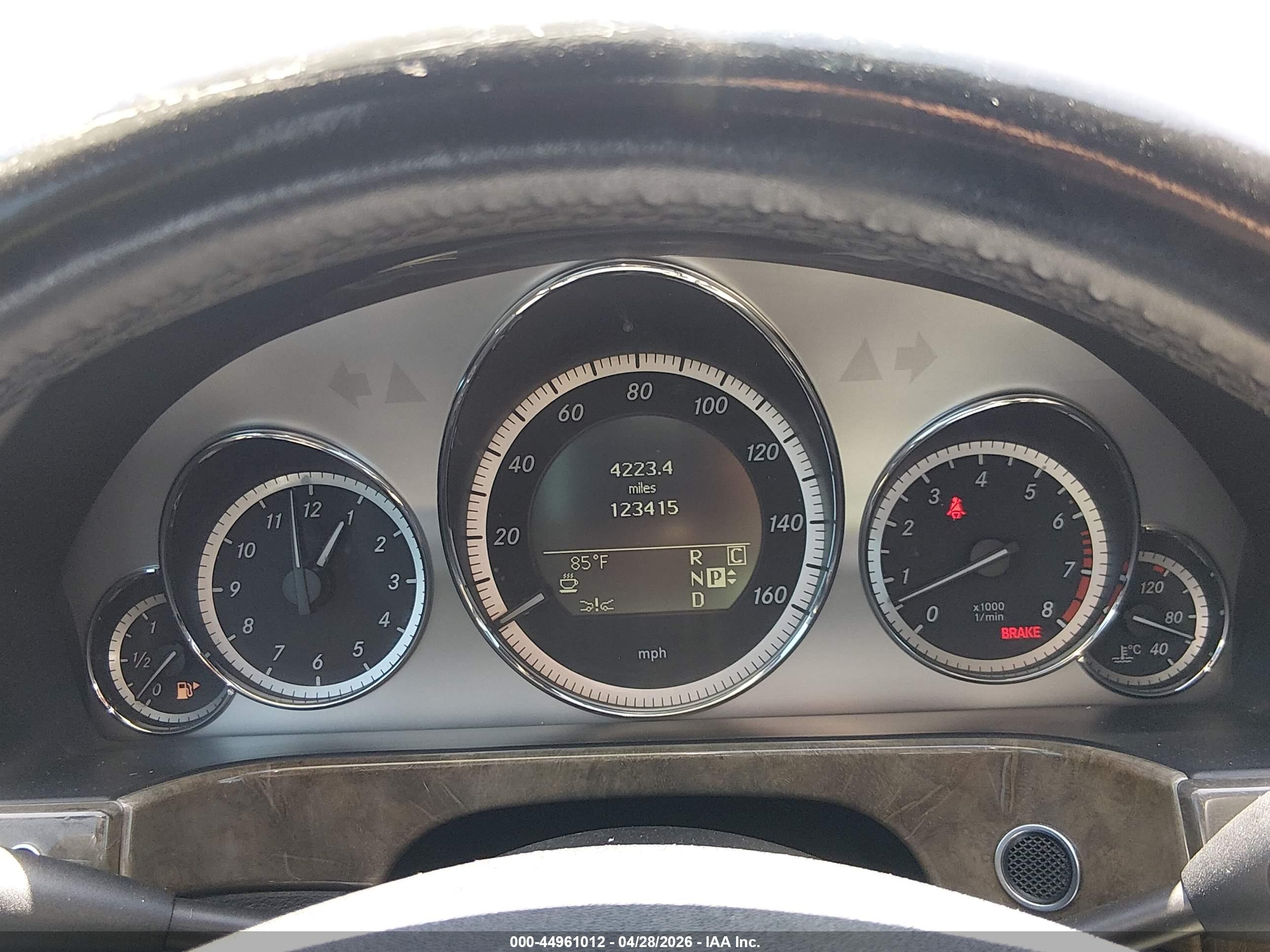 MERCEDES-BENZ E image 7