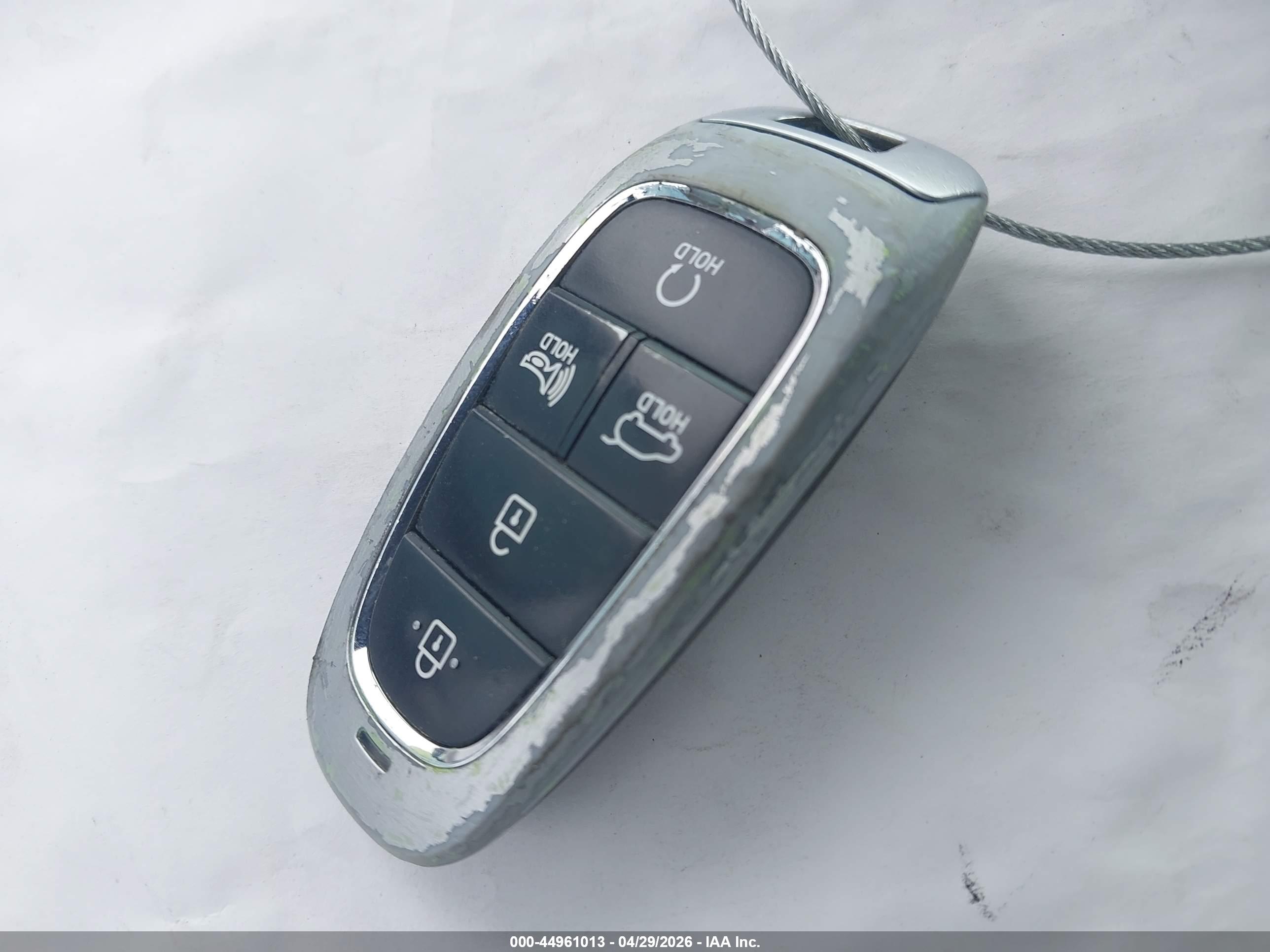 HYUNDAI SANTA image 11