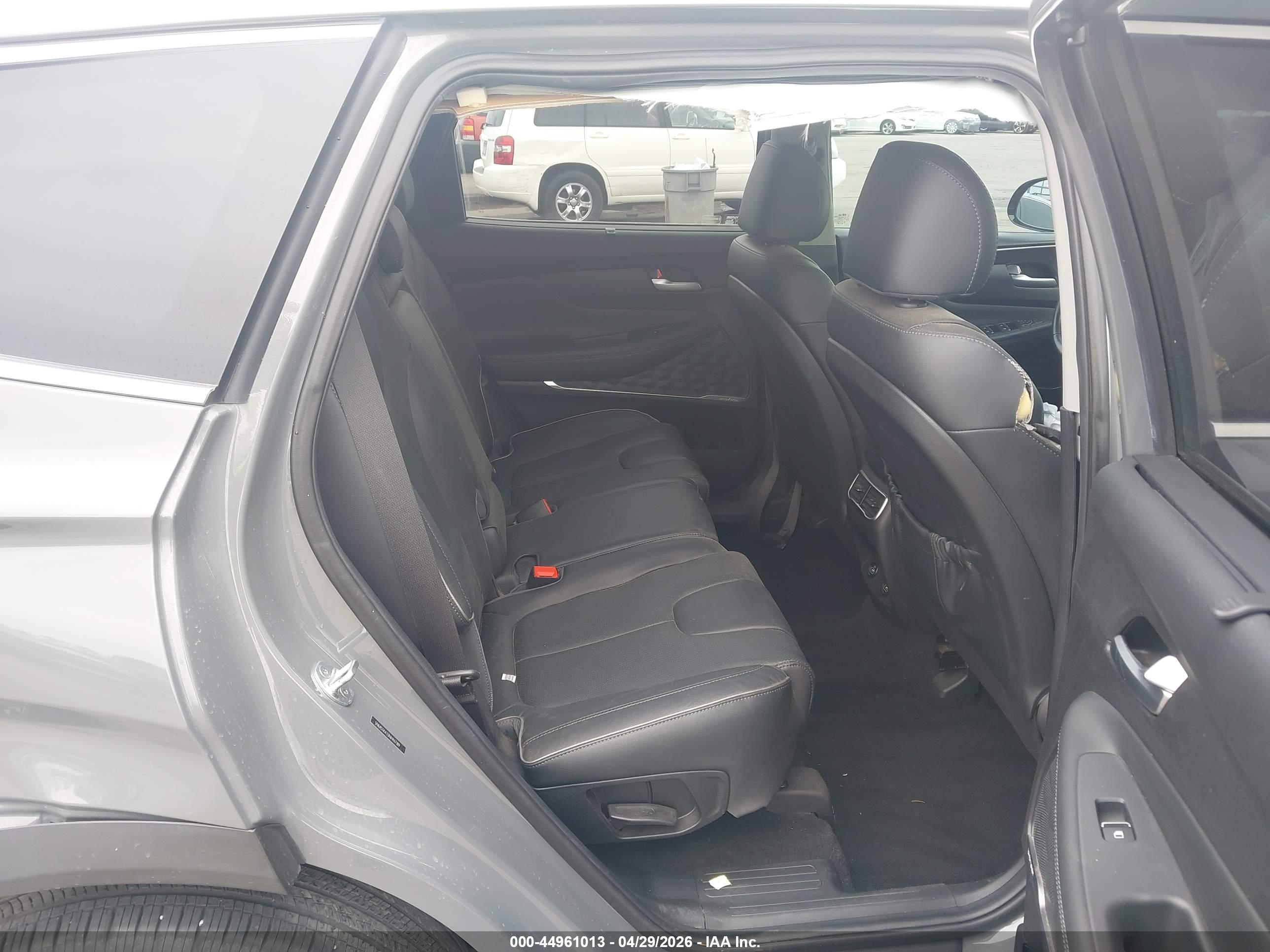 HYUNDAI SANTA image 8