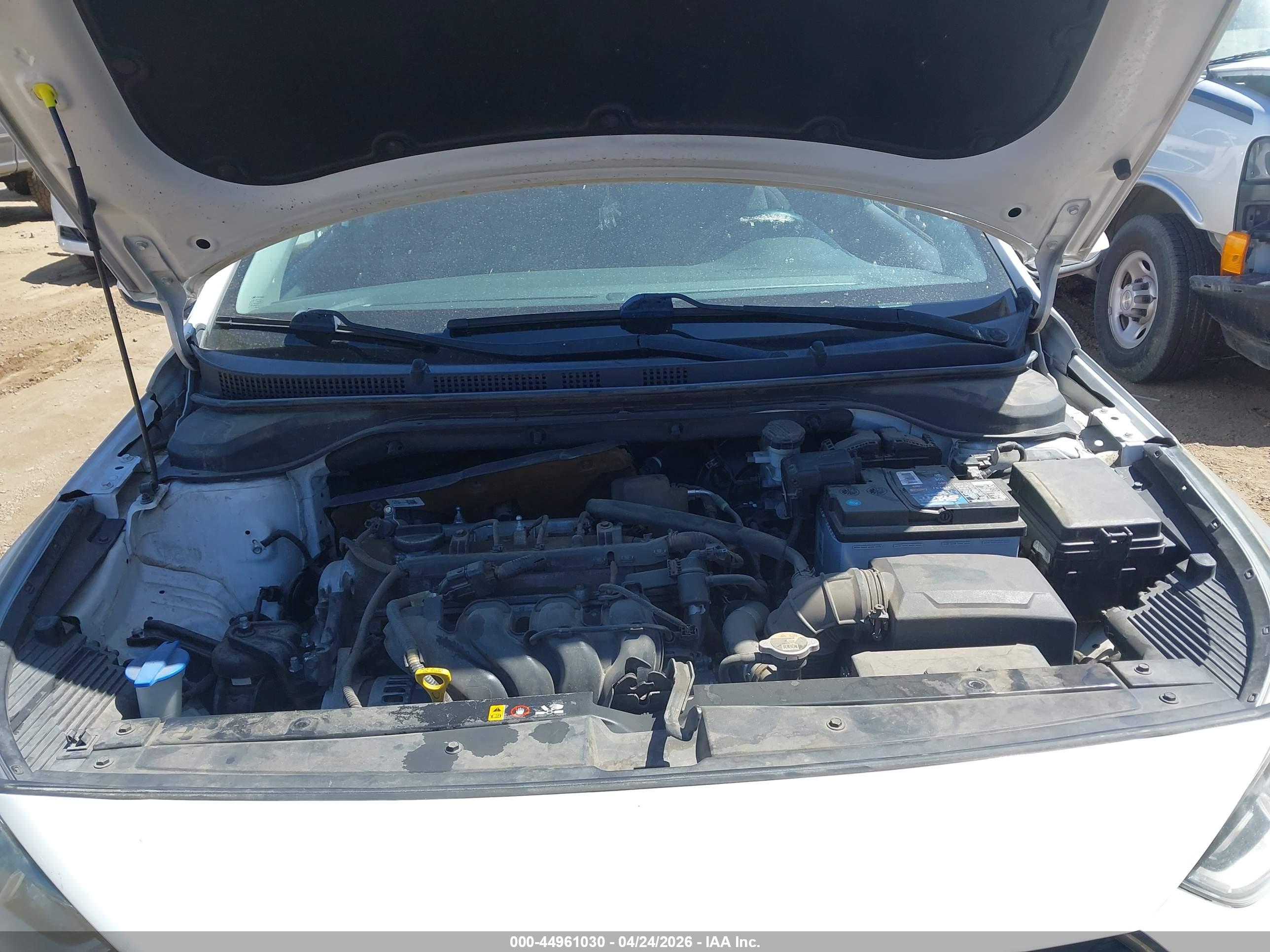 HYUNDAI ACCENT image 10