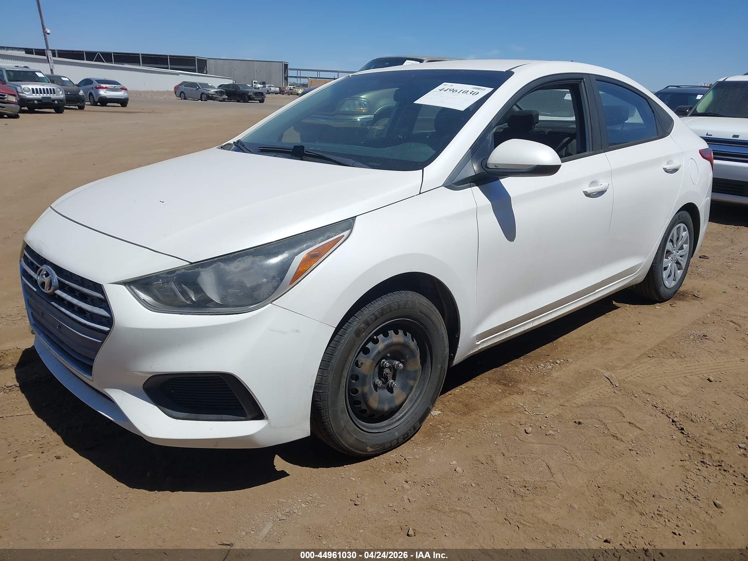 HYUNDAI ACCENT image 2
