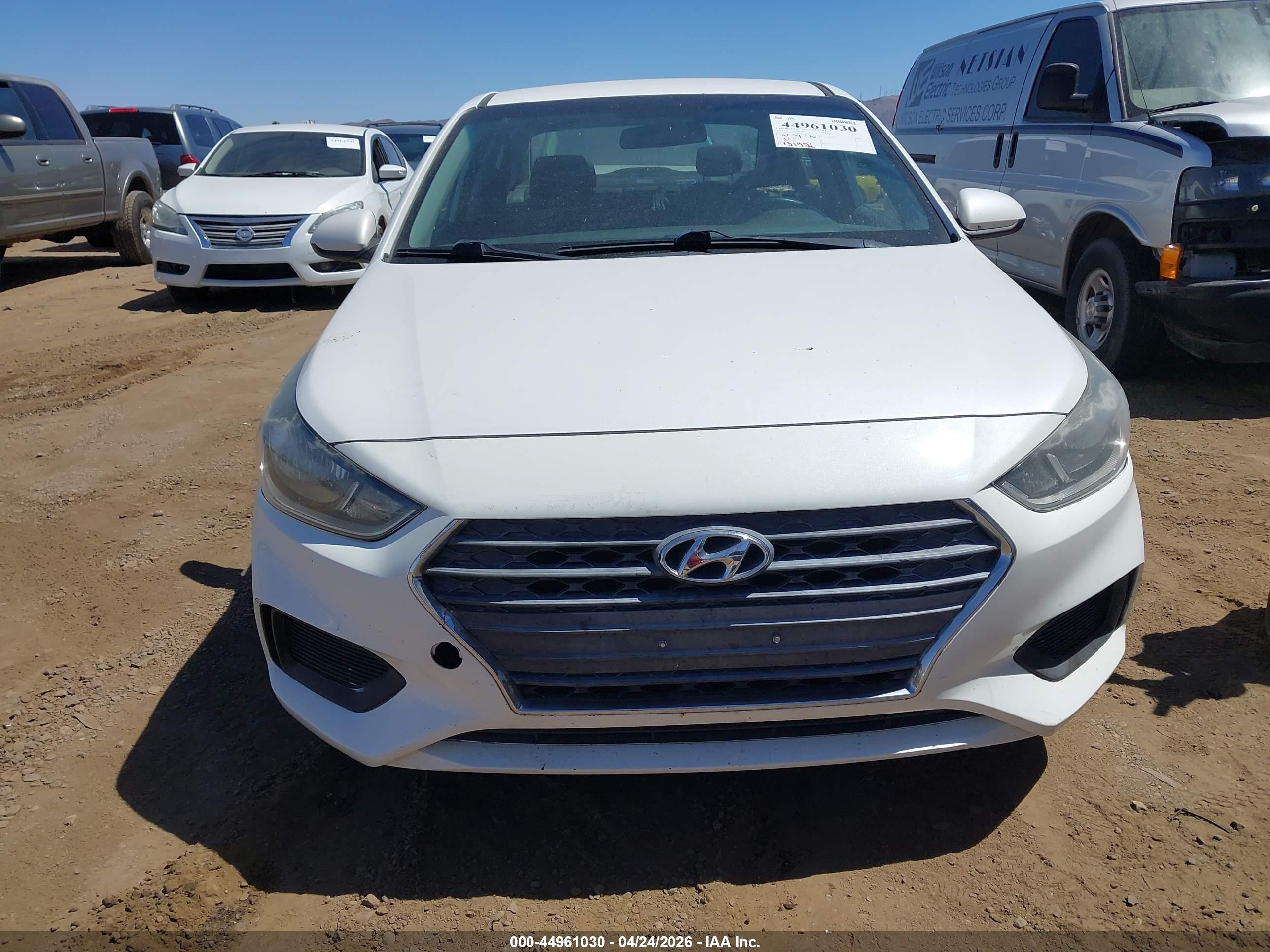 HYUNDAI ACCENT image 6