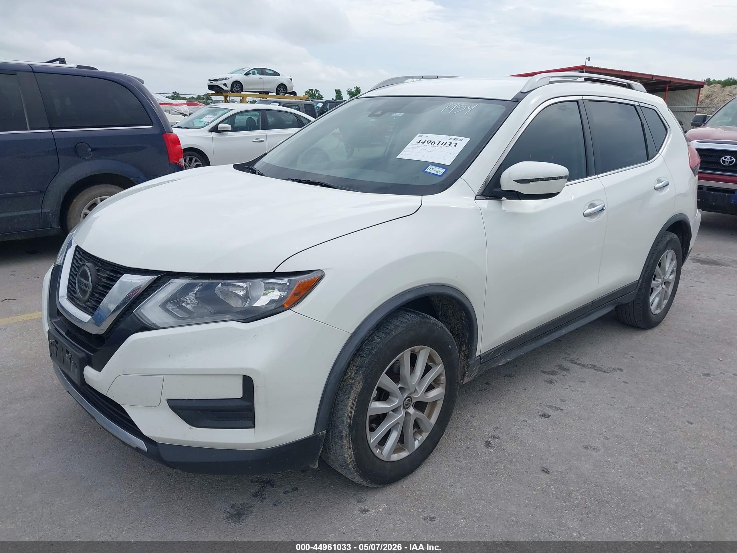 NISSAN ROGUE image 2