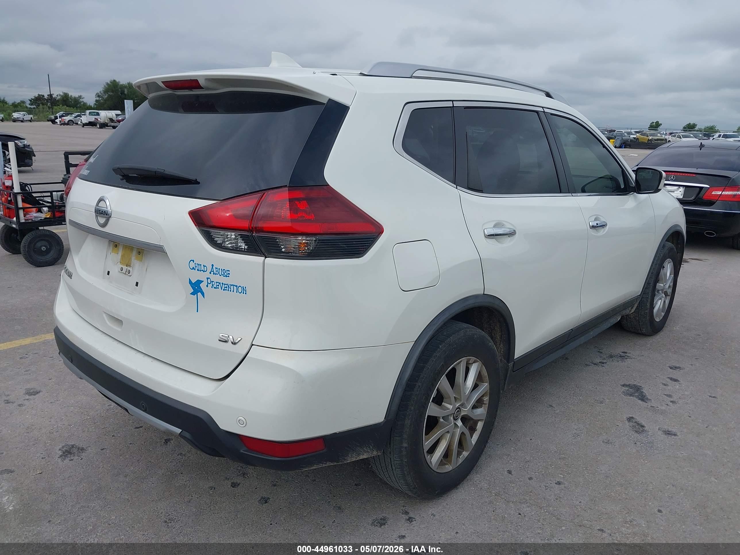 NISSAN ROGUE image 4