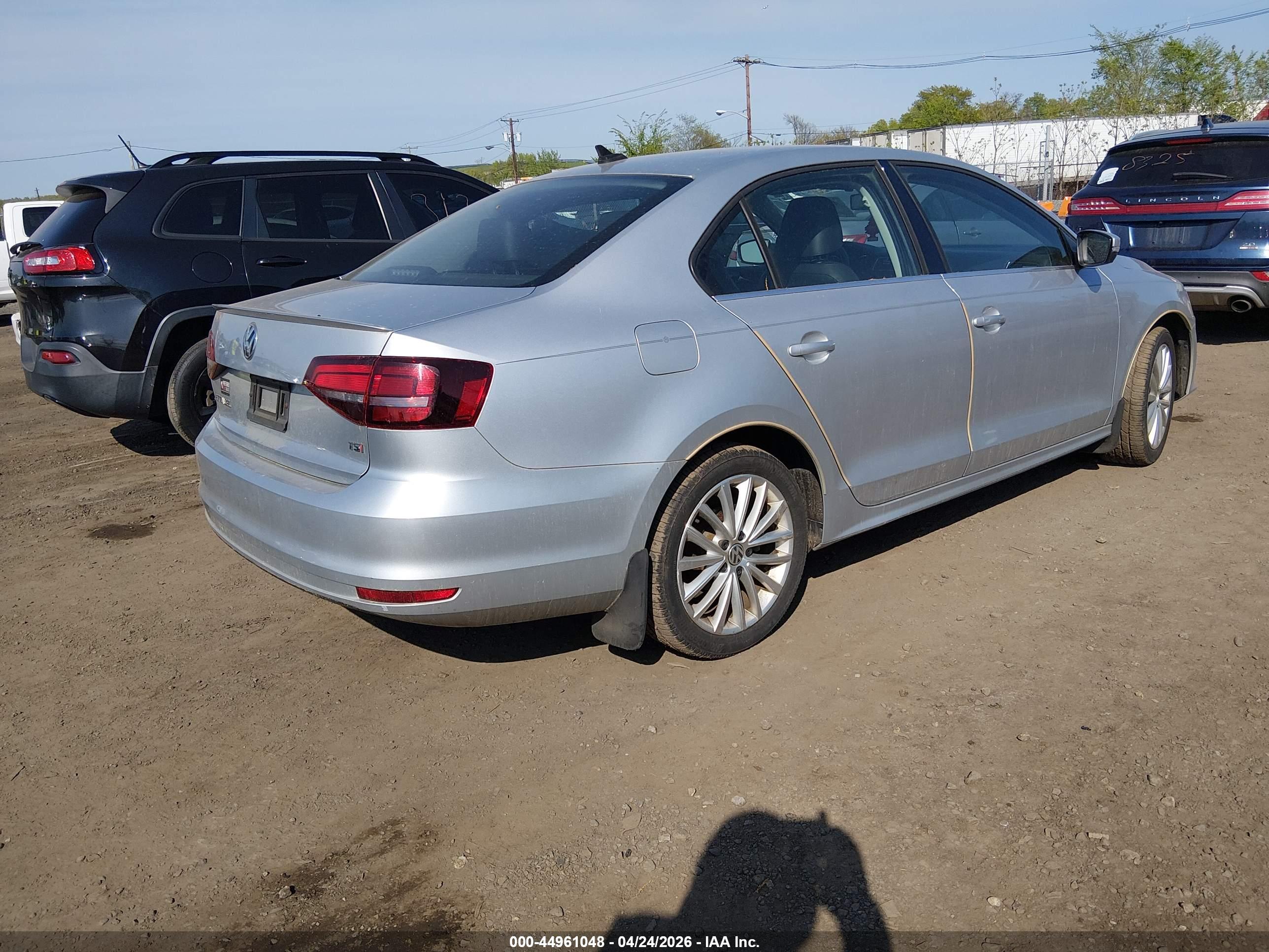 VOLKSWAGEN JETTA image 4
