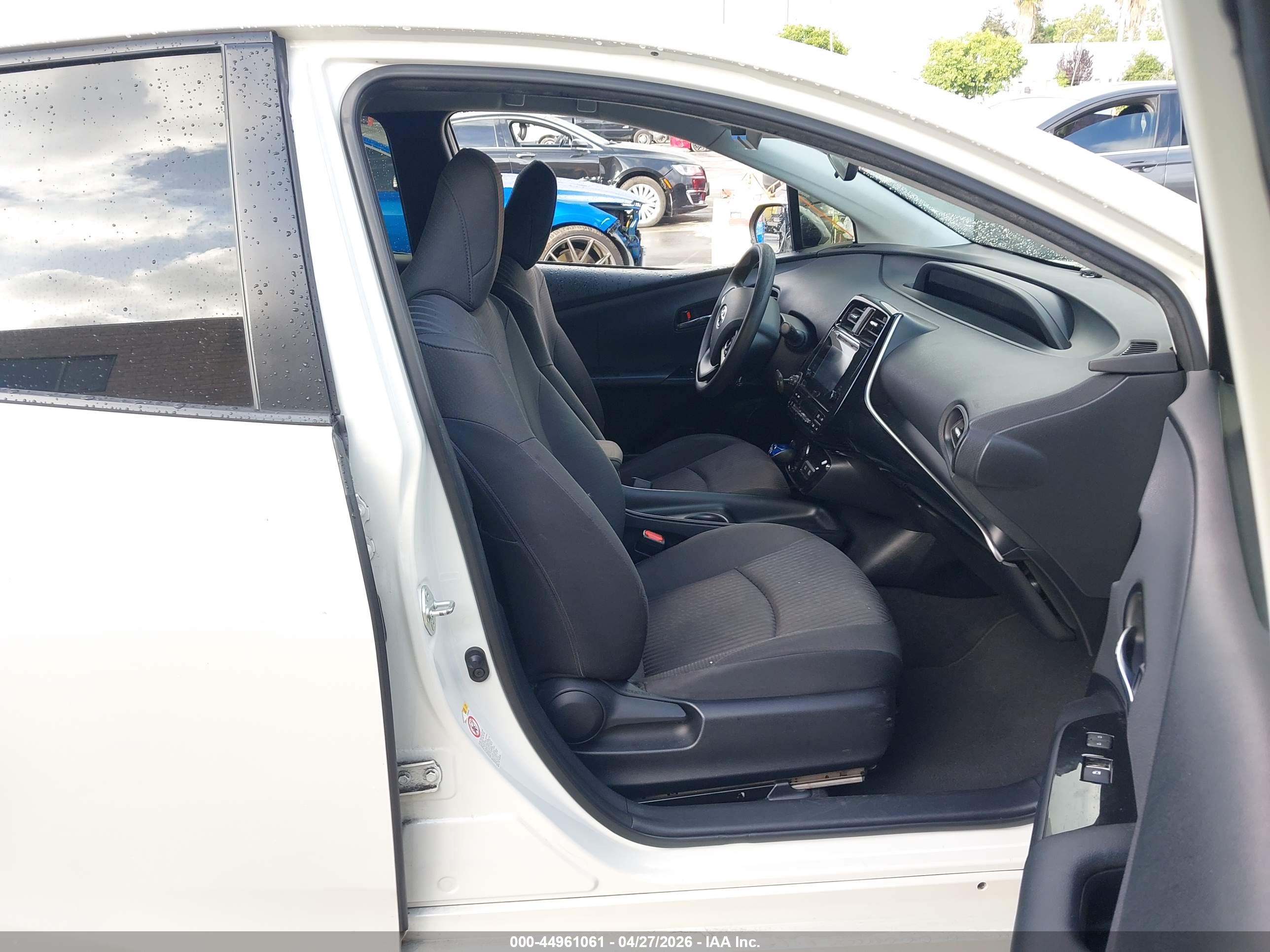 TOYOTA PRIUS image 5