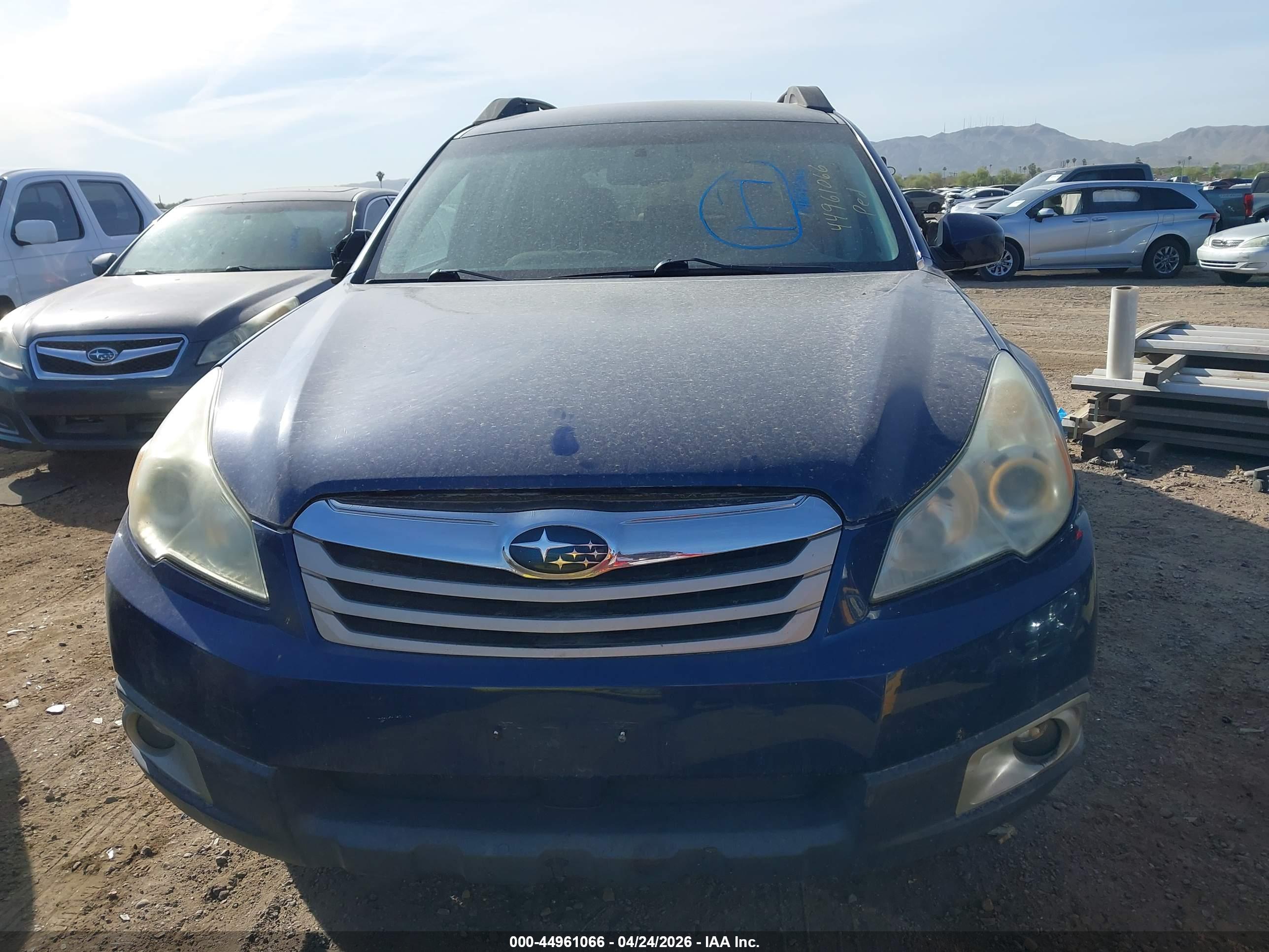 SUBARU OUTBACK image 6