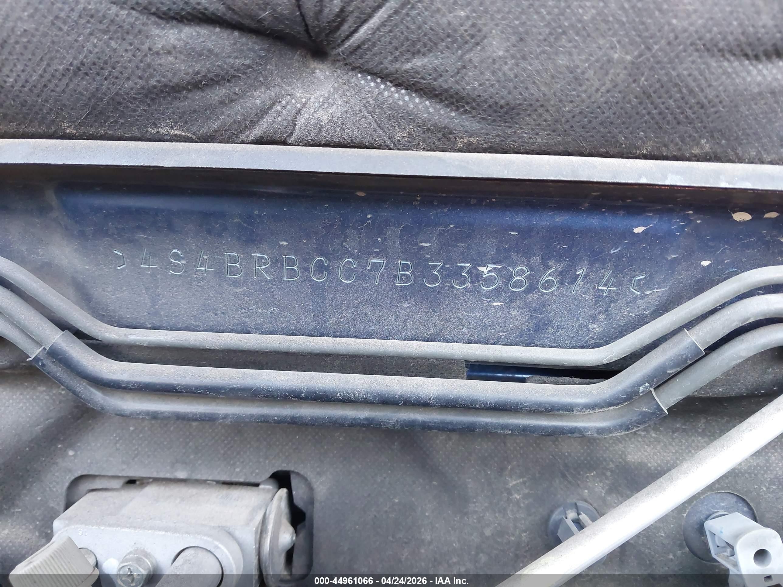 SUBARU OUTBACK image 9