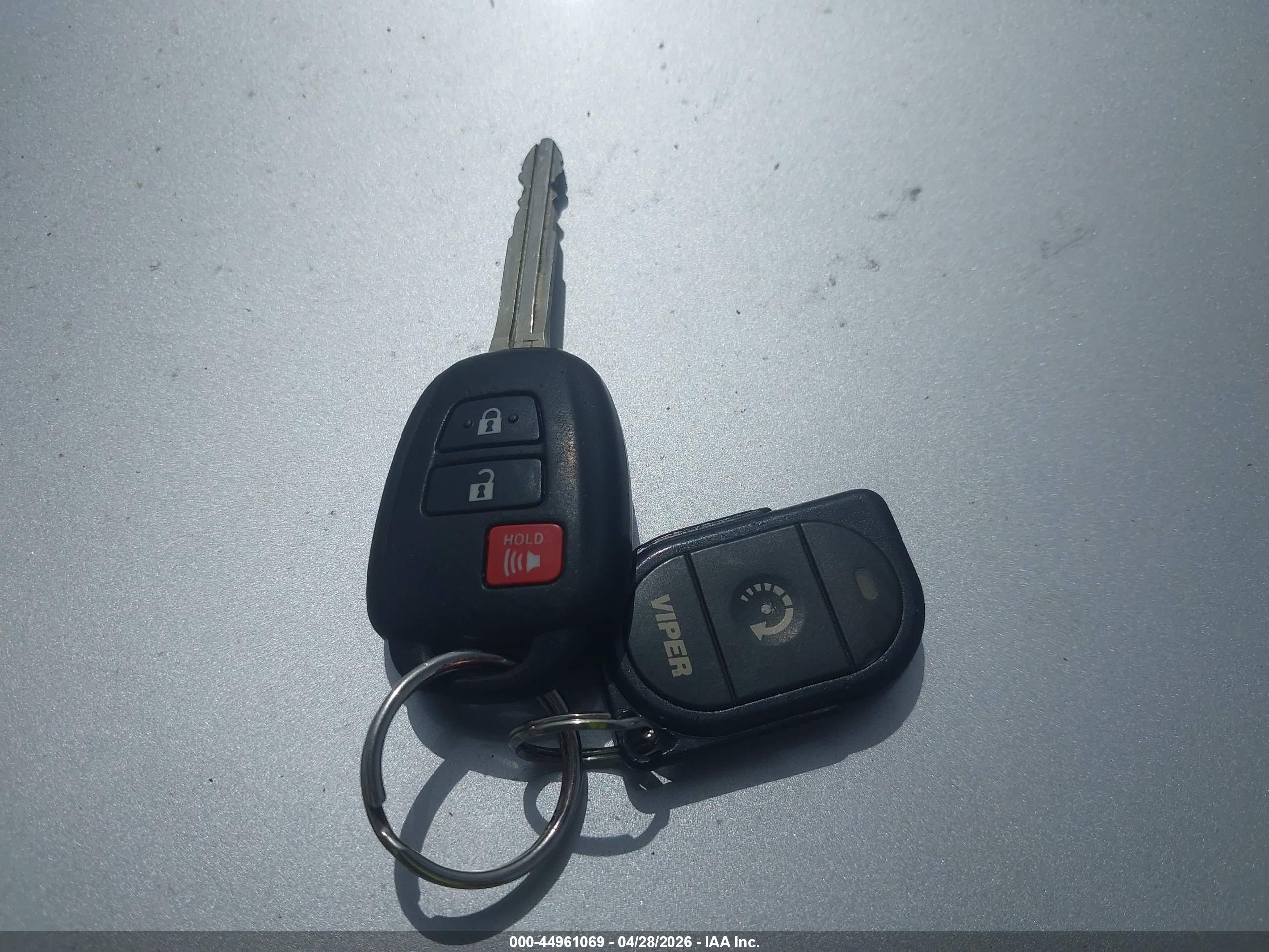 TOYOTA RAV4 image 11