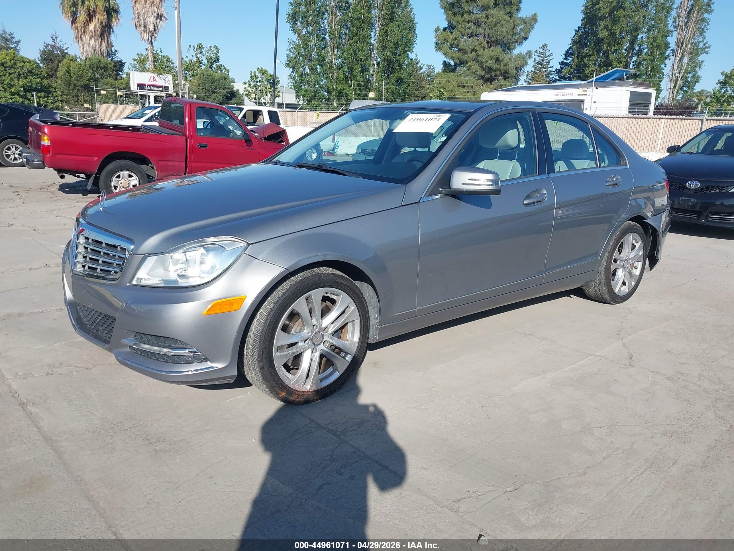 MERCEDES-BENZ C image 2