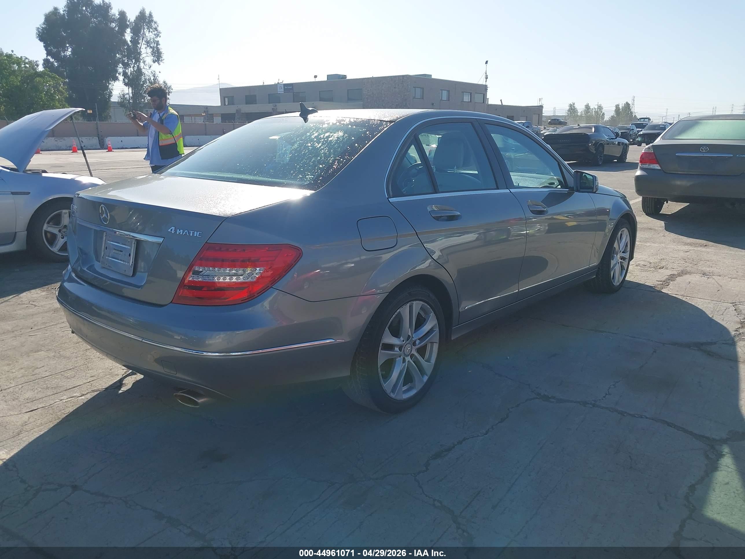 MERCEDES-BENZ C image 4