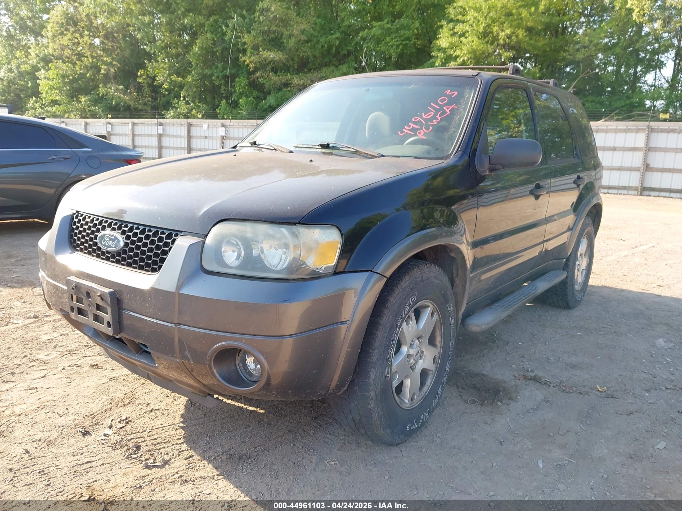 FORD ESCAPE image 2