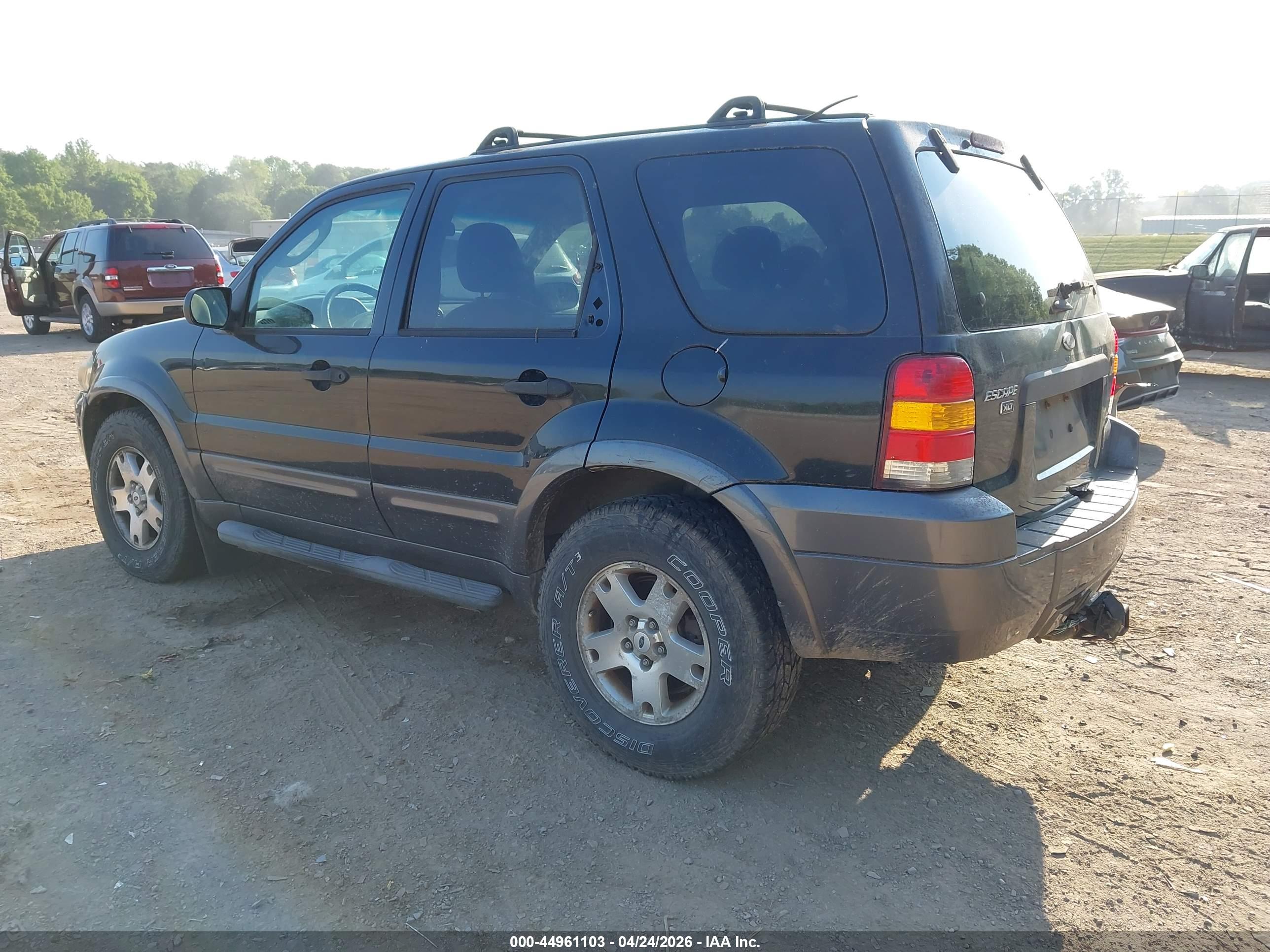 FORD ESCAPE image 3