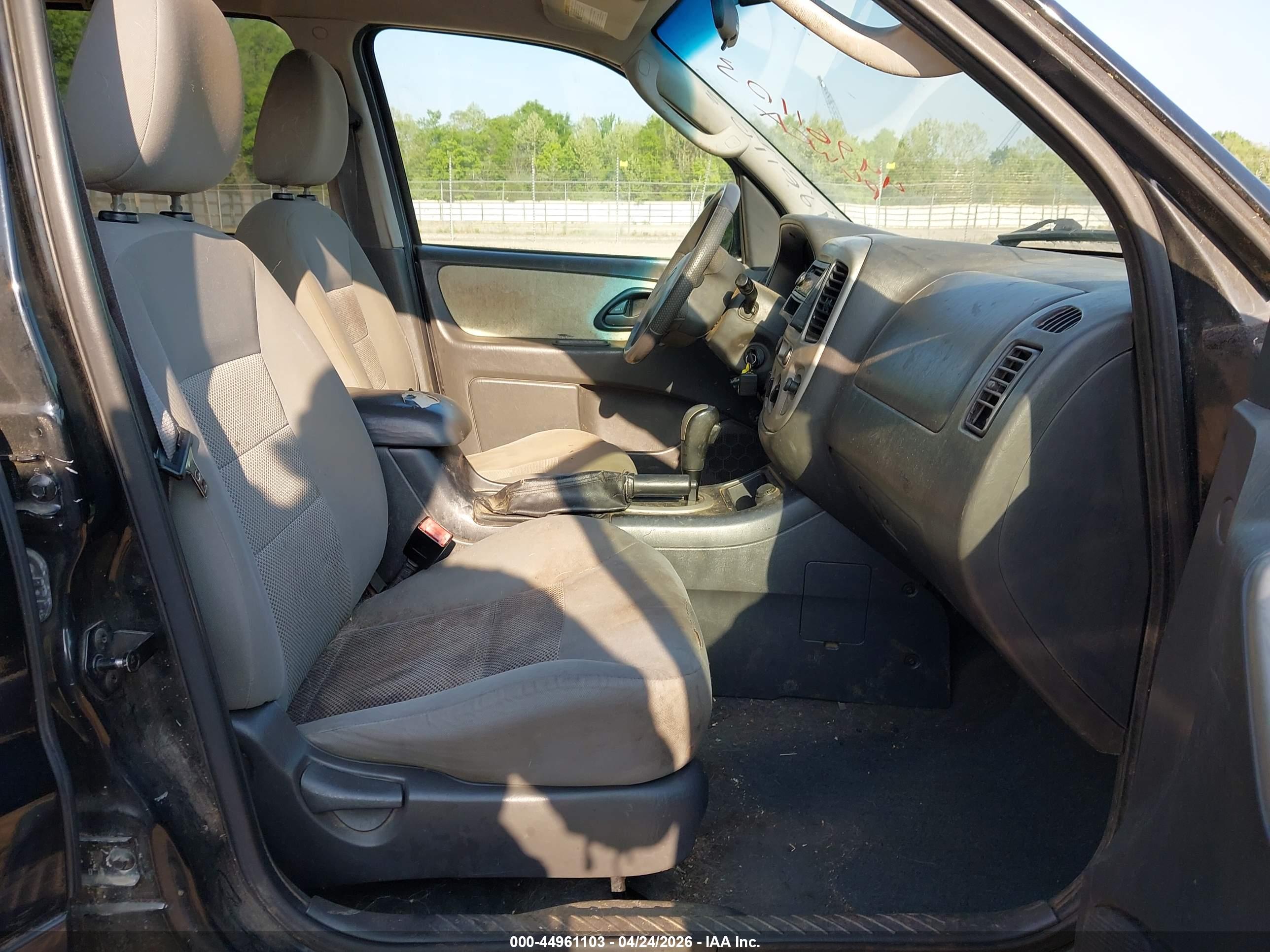 FORD ESCAPE image 5