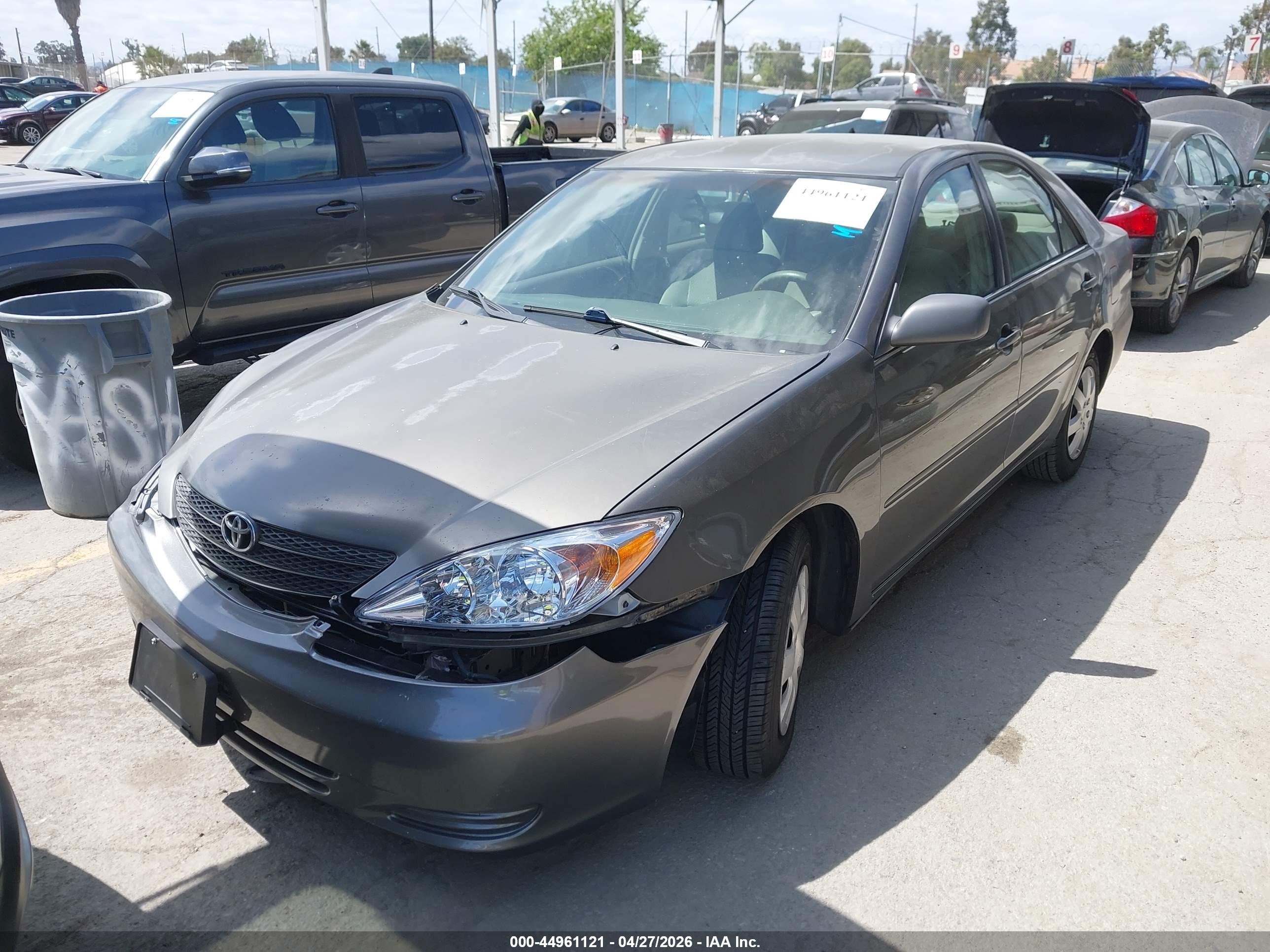 TOYOTA CAMRY image 2