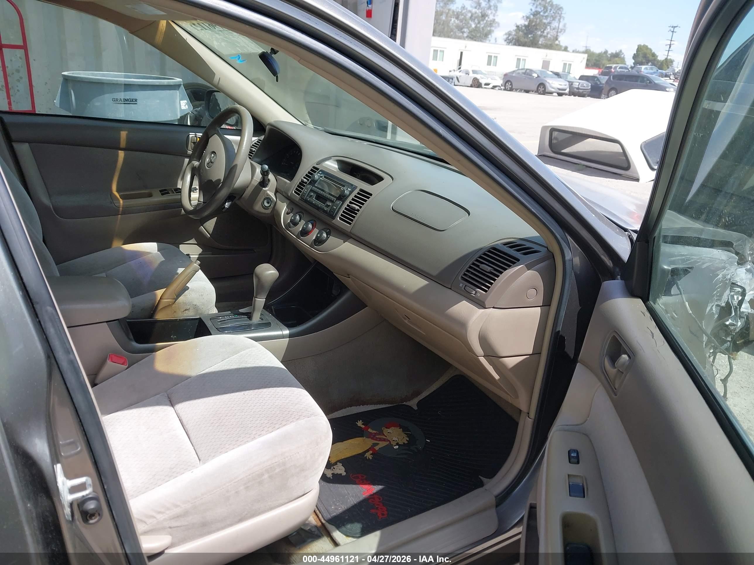 TOYOTA CAMRY image 5